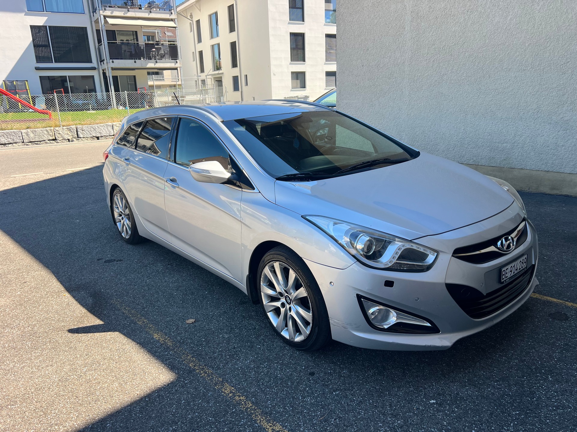 HYUNDAI i40 Wagon 1.7 CRDI Premium Automatic-showroom-element-1