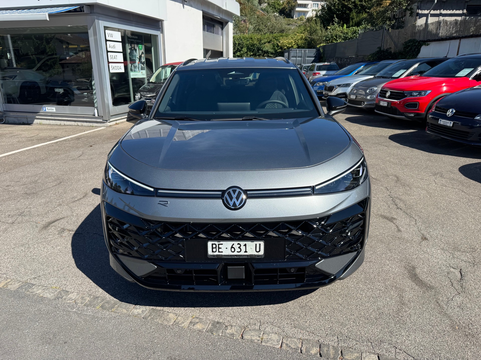 VW T-Roc 1.5 eTSI mHEV R-Line DSG-showroom-element-2