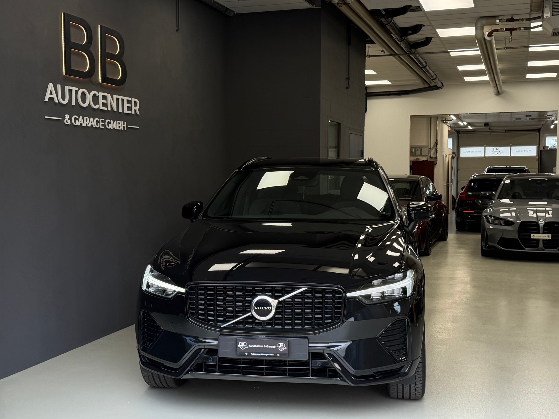 VOLVO XC60 B5 Diesel Mild Hybrid AWD R-Design Geartronic-image-5