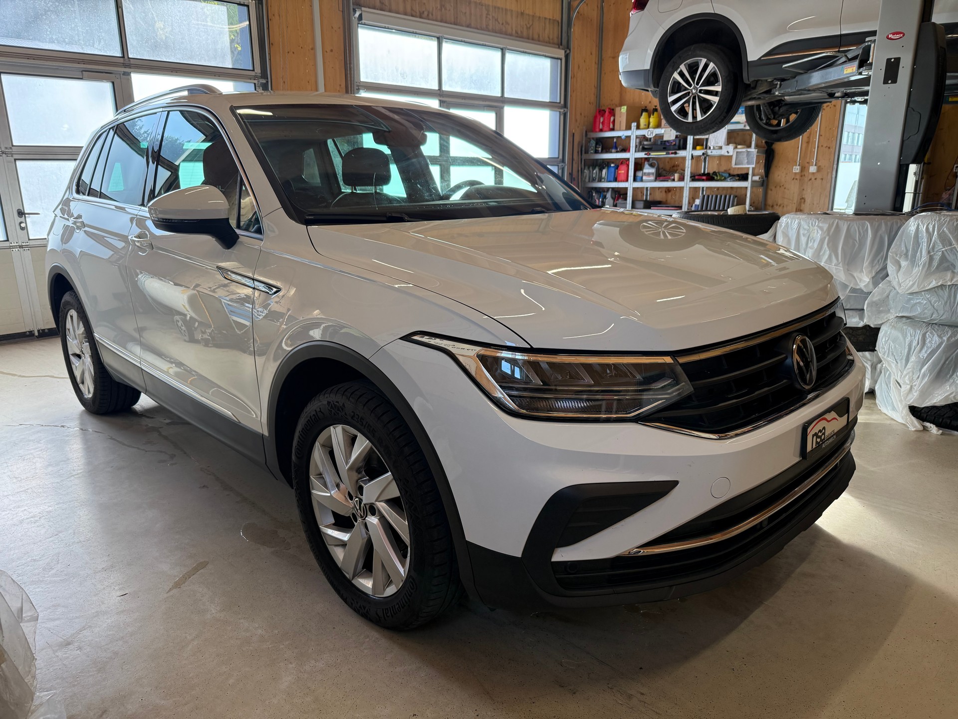 VW Tiguan 2.0 TDI SCR Life 4Motion DSG-showroom-element-2