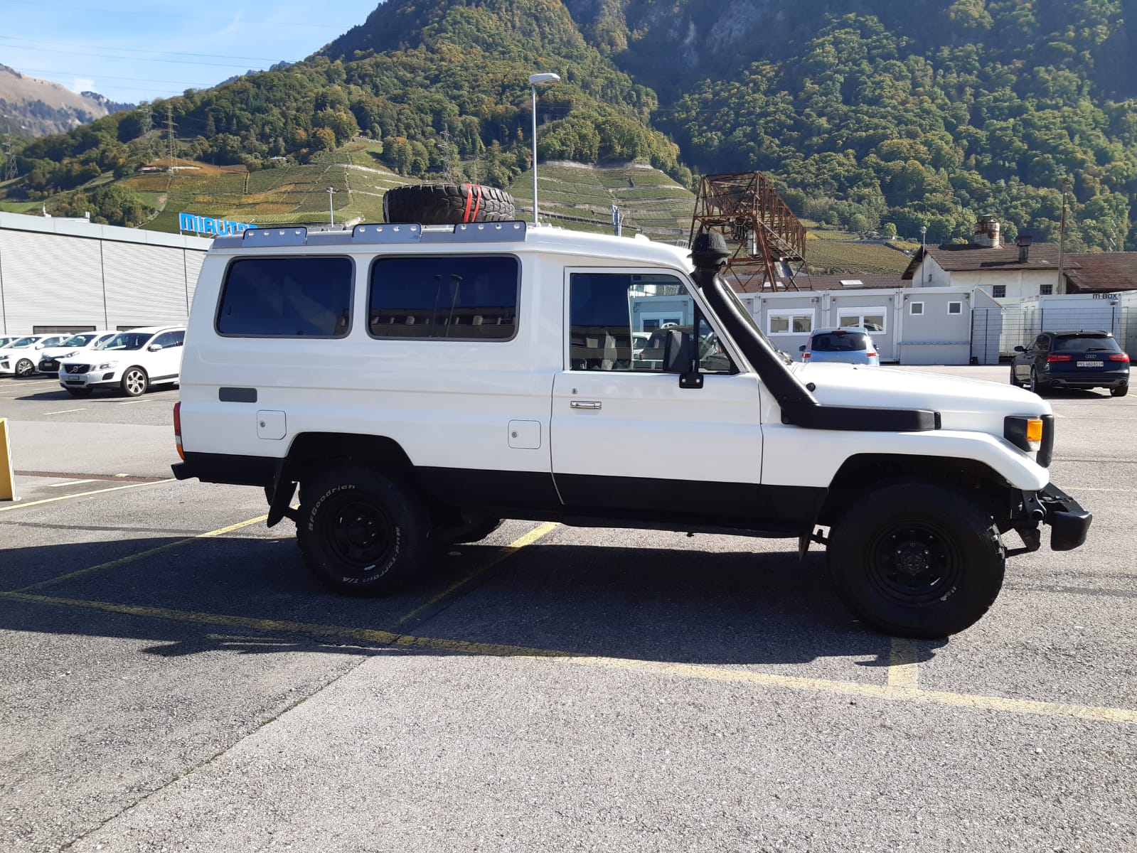 TOYOTA HZJ 75