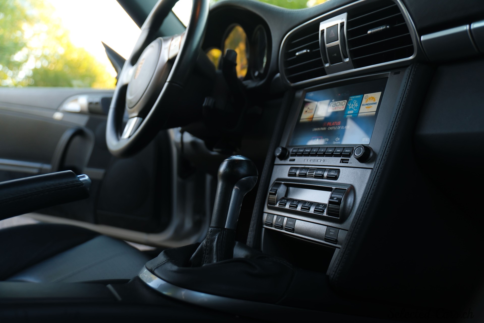PORSCHE 911 Carrera S-image-13