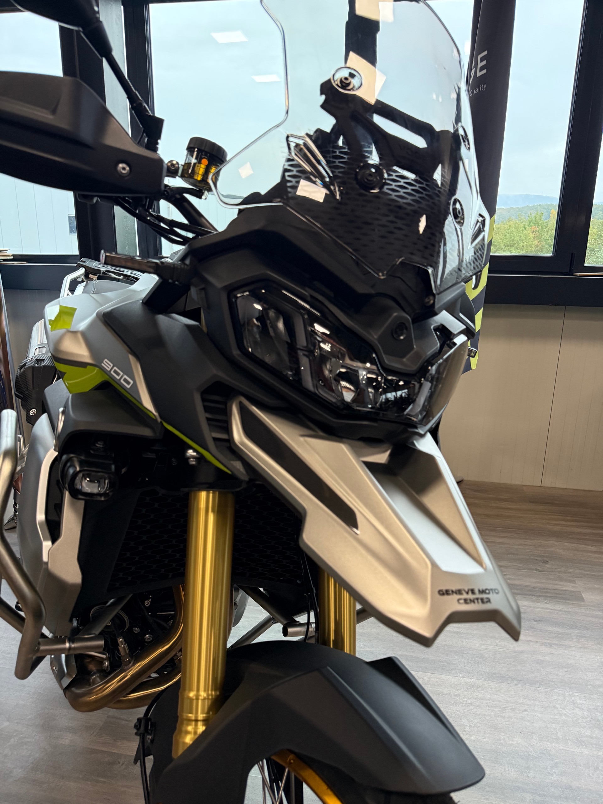 VOGE 900 DSX-image-4