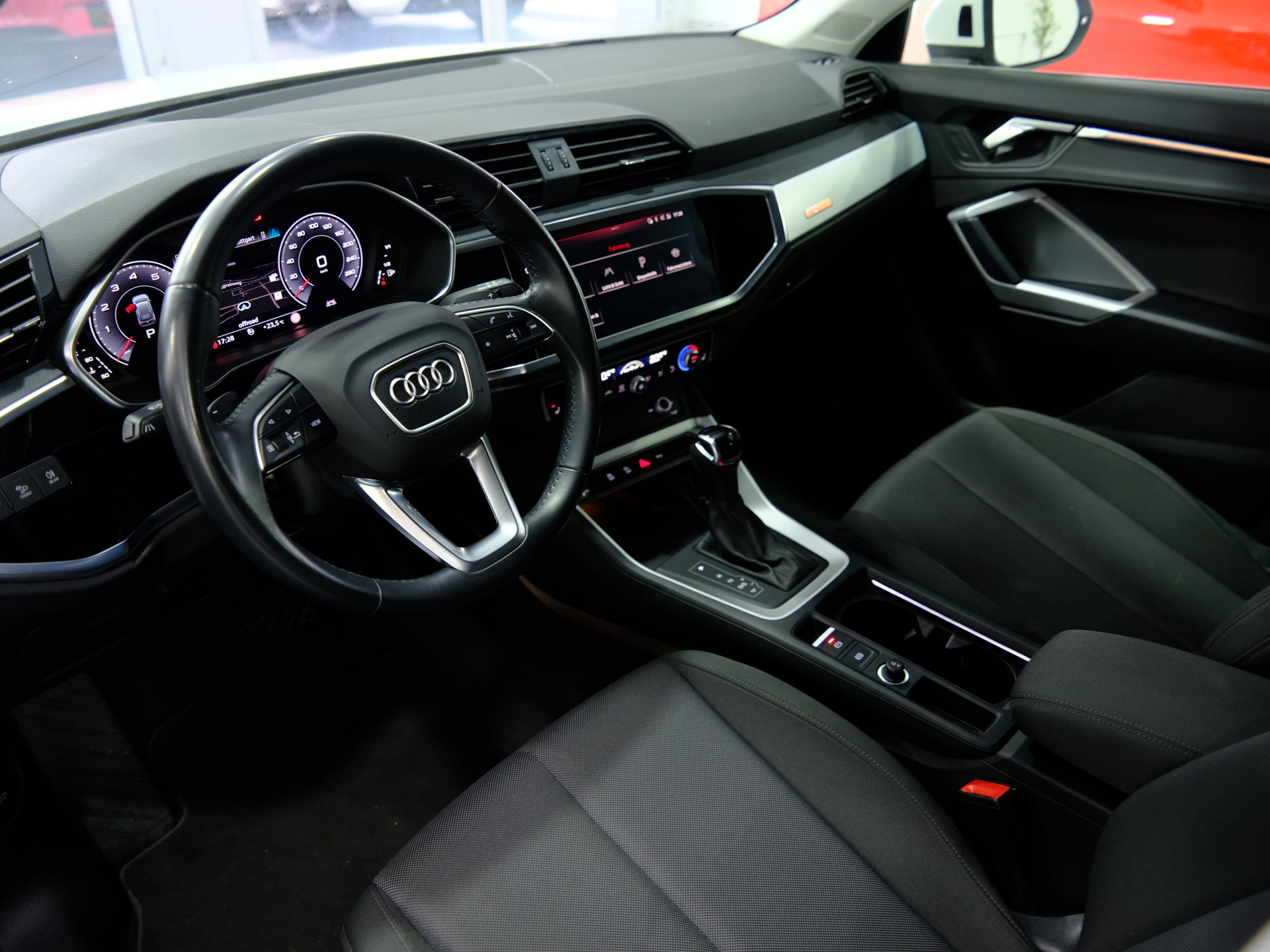 AUDI Q3 35 TFSI S-tronic *ACC* *Rückfahrkamera*-image-14