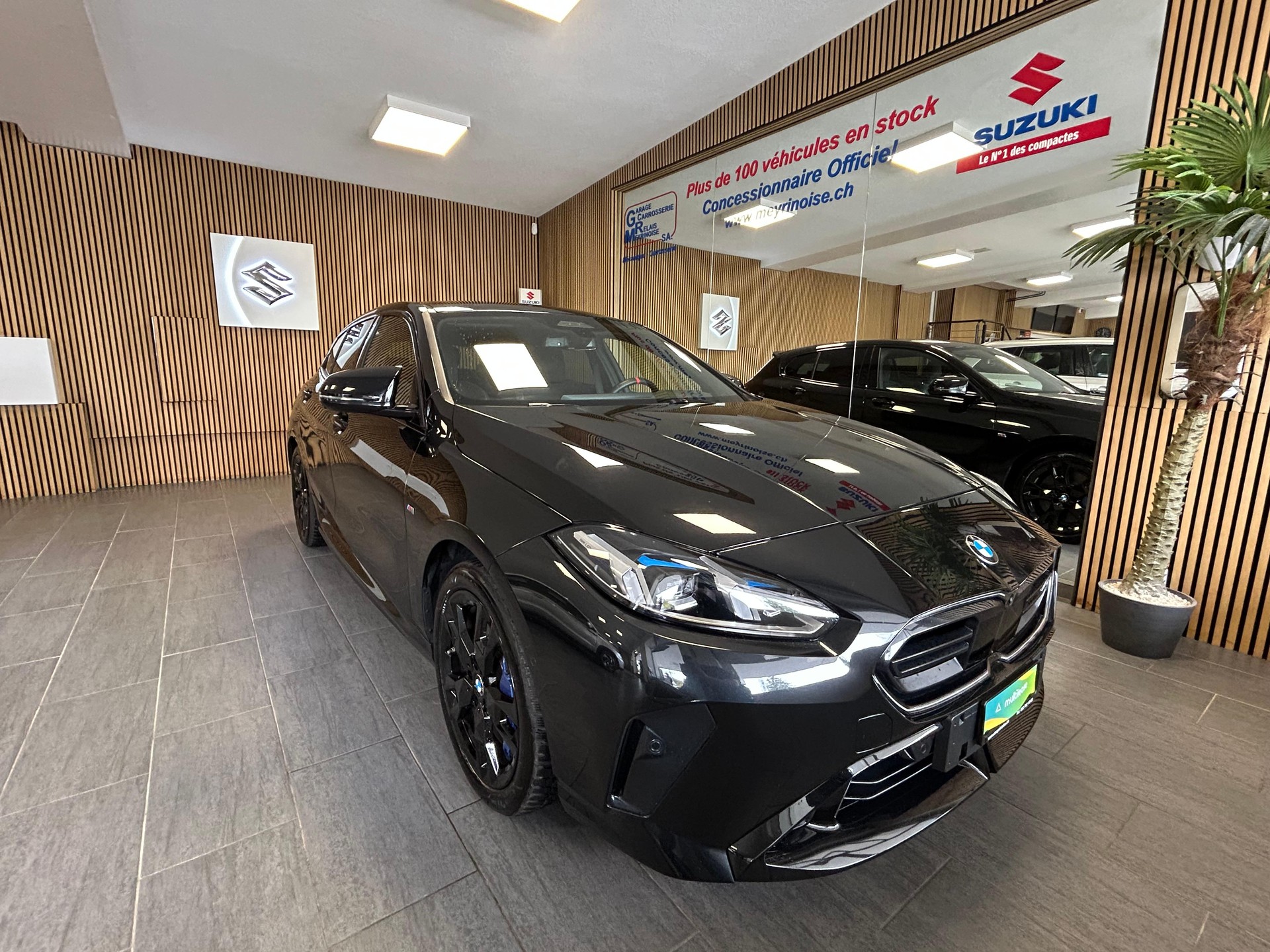 BMW 1er Reihe F70 M135i xDrive-showroom-element-1
