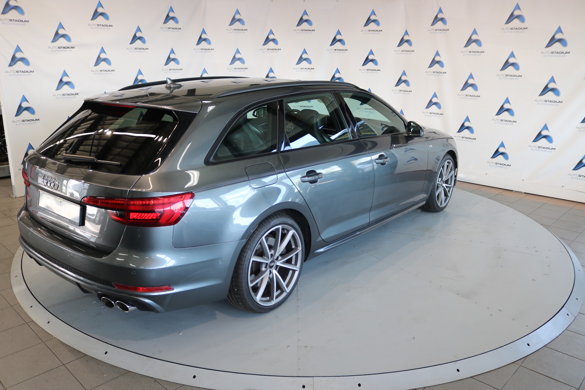 AUDI S4 Avant 3.0 TFSI quattro tiptronic-image-19