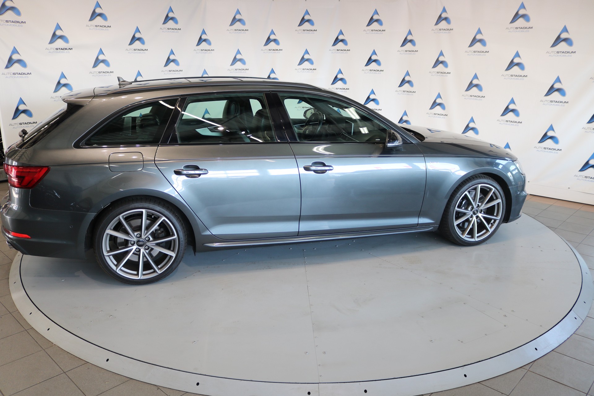 AUDI S4 Avant 3.0 TFSI quattro tiptronic-image-22