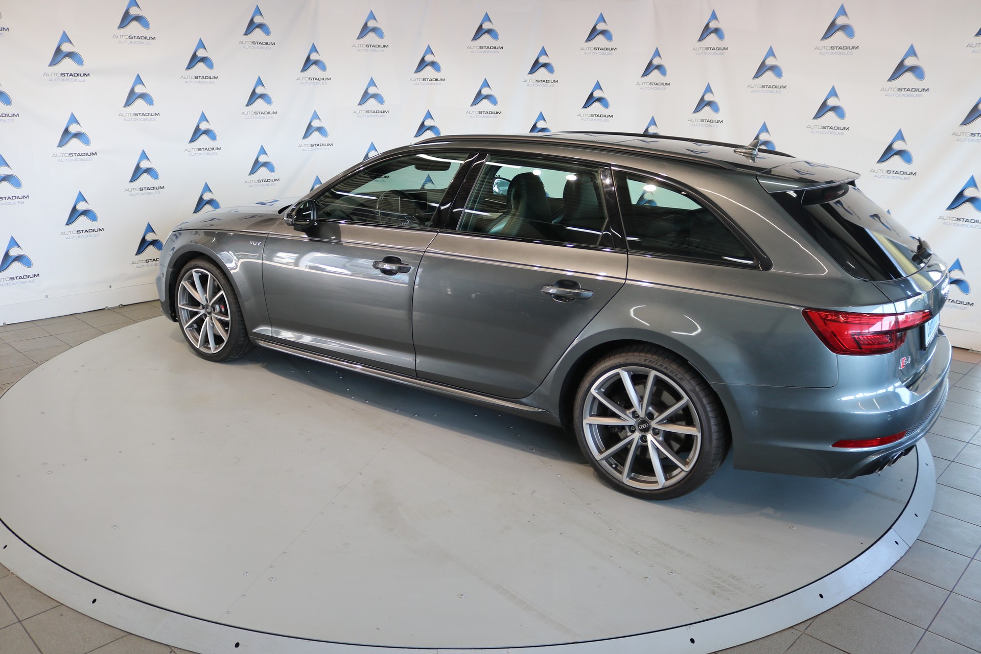 AUDI S4 Avant 3.0 TFSI quattro tiptronic-image-12