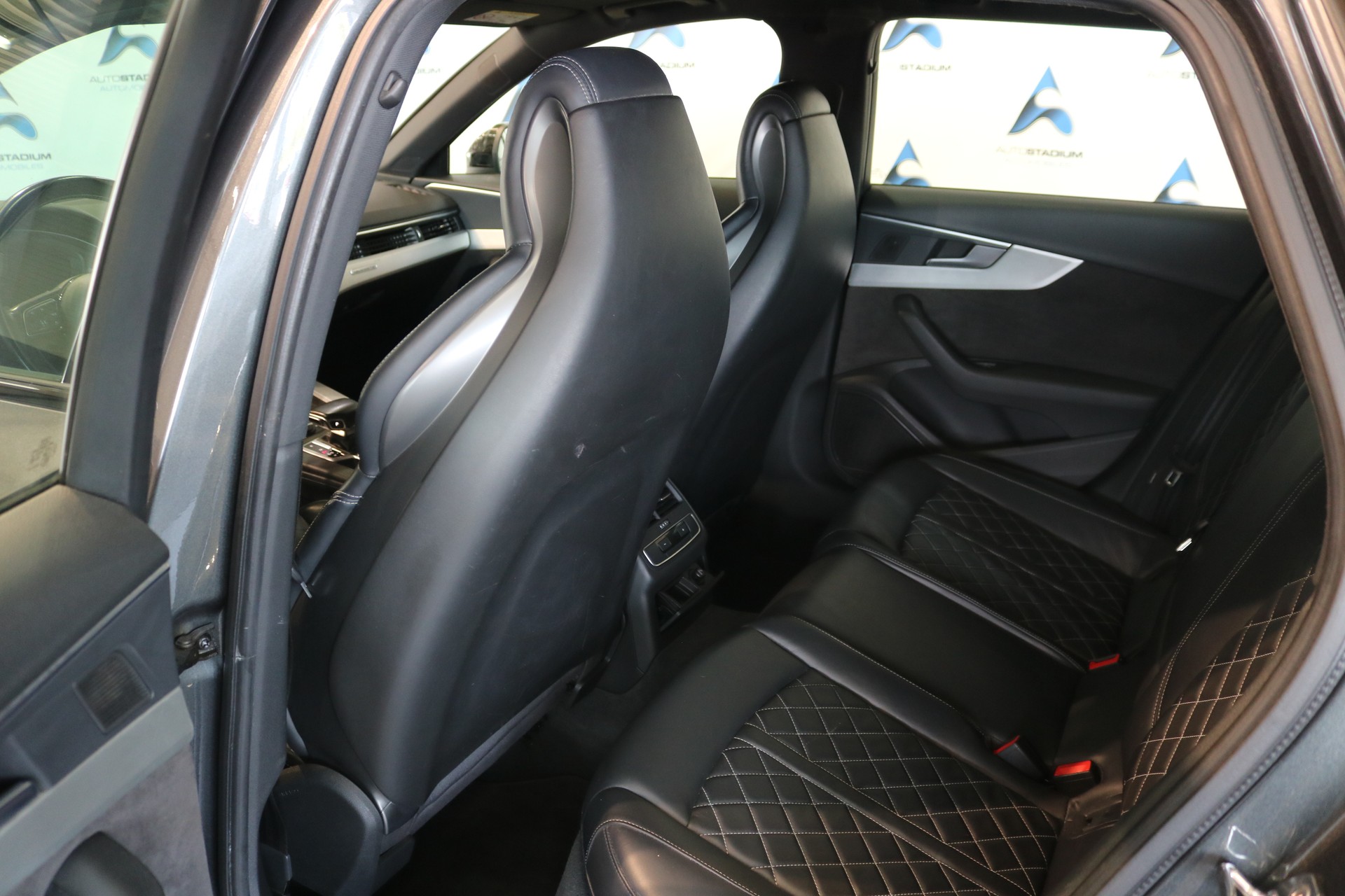 AUDI S4 Avant 3.0 TFSI quattro tiptronic-image-33