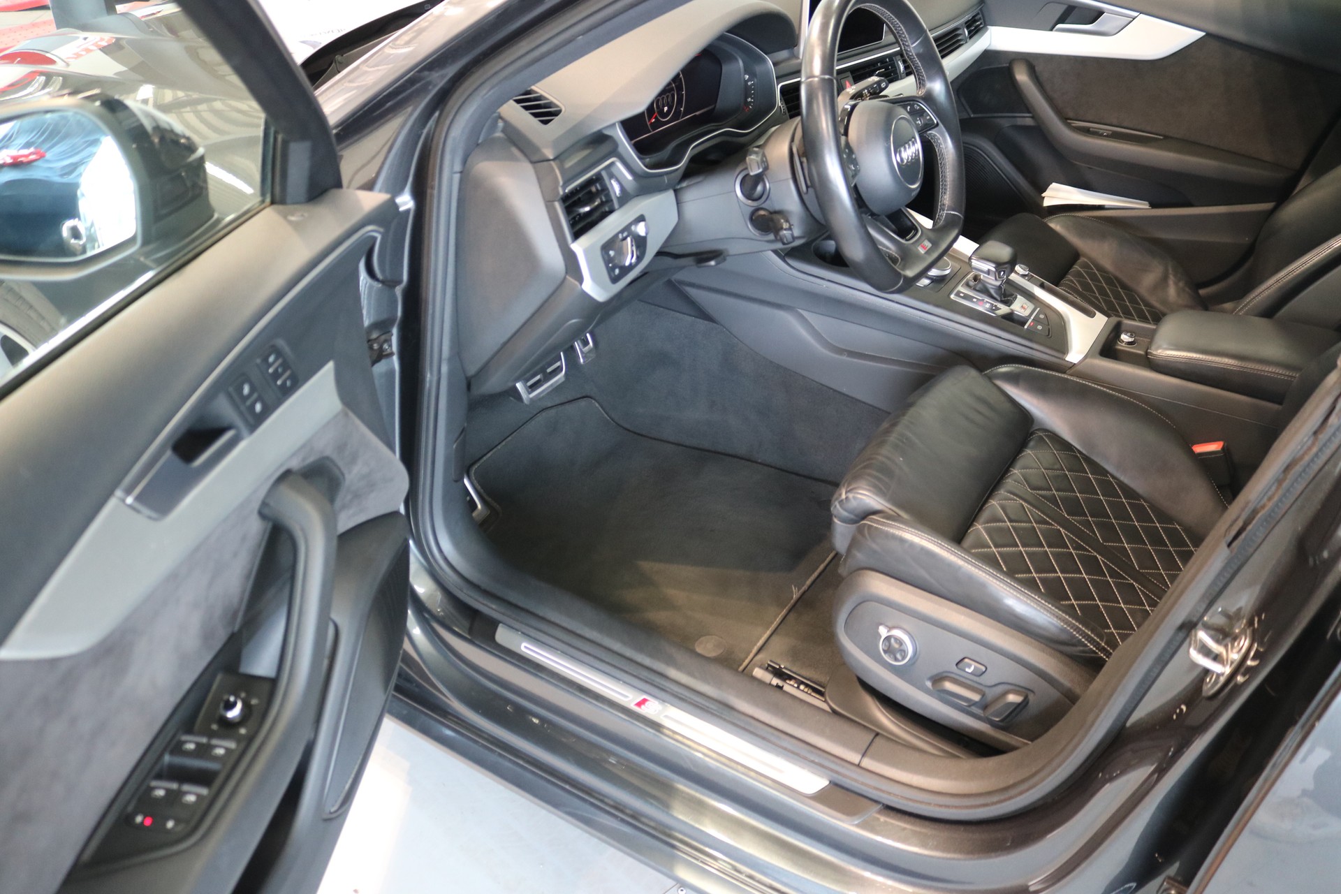 AUDI S4 Avant 3.0 TFSI quattro tiptronic-image-36