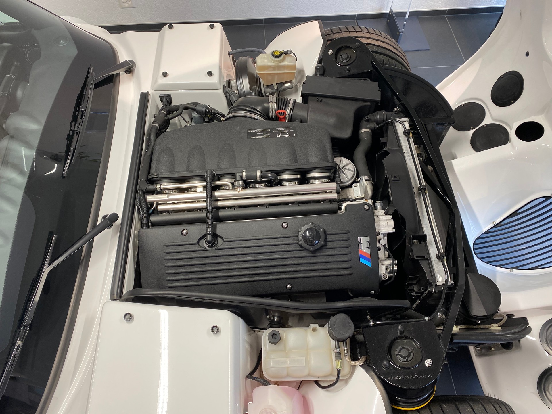 WIESMANN Roadster MF3-showroom-element-2