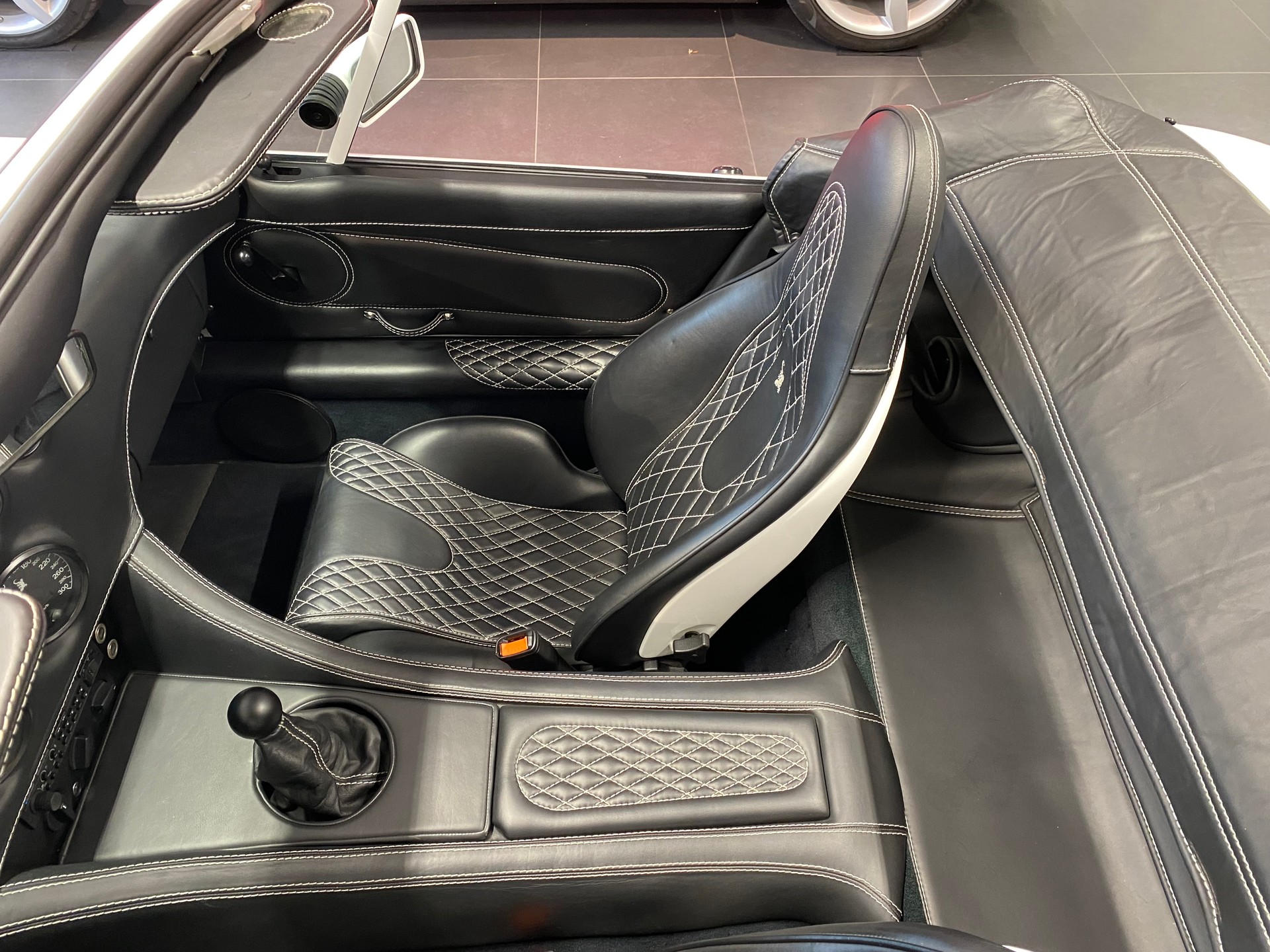 WIESMANN Roadster MF3-image-21