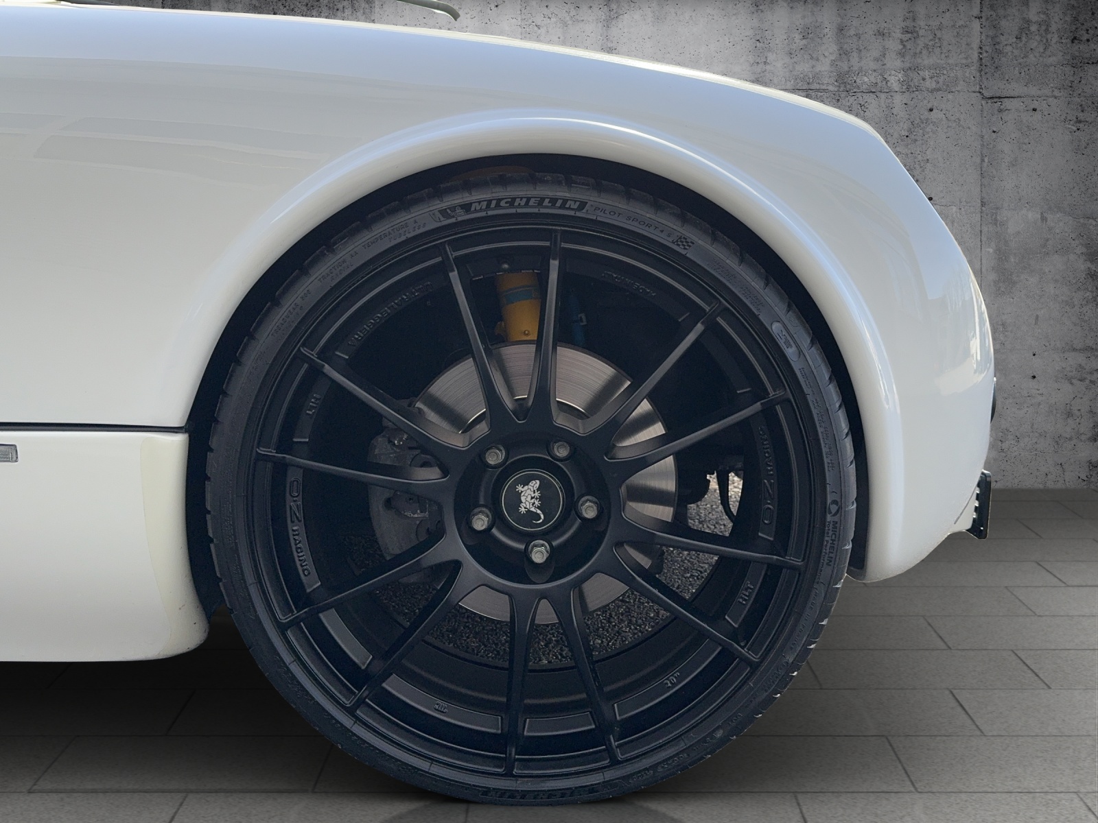 WIESMANN Roadster MF3-image-26