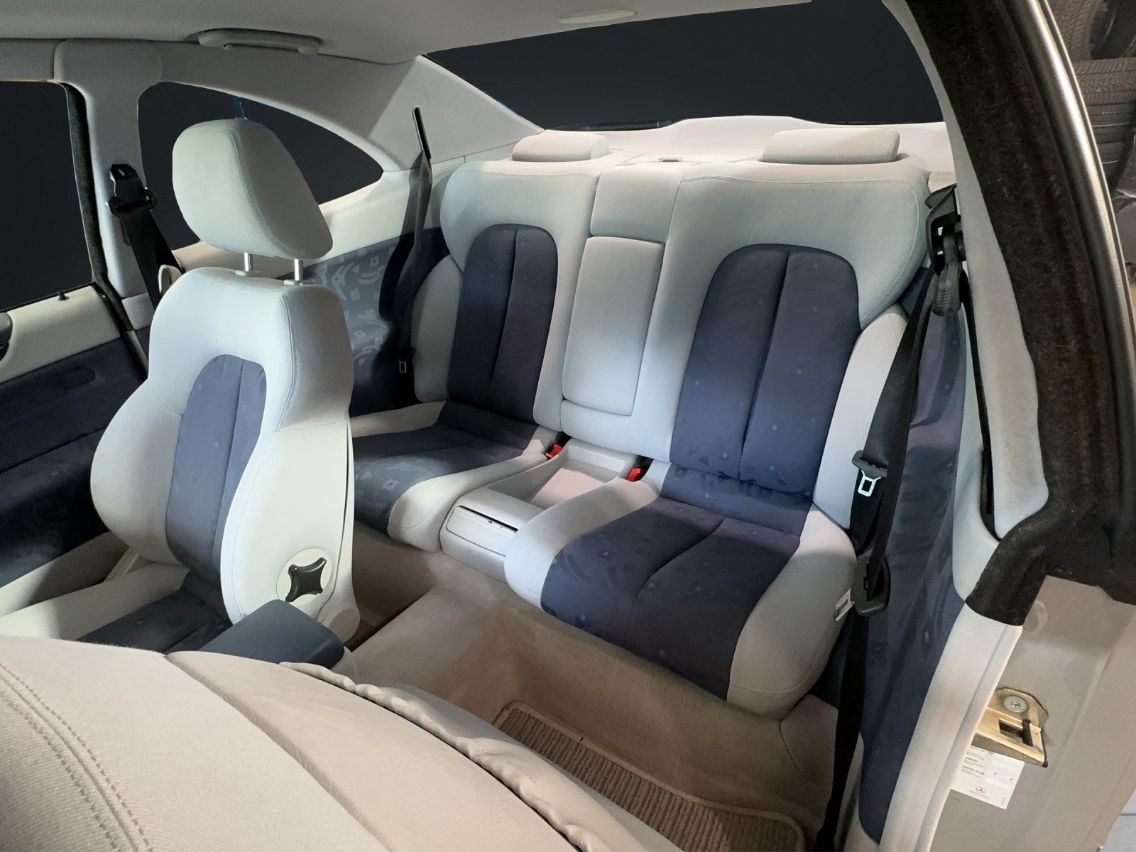 MERCEDES-BENZ CLK 200 Kompressor Avantgarde-image-12