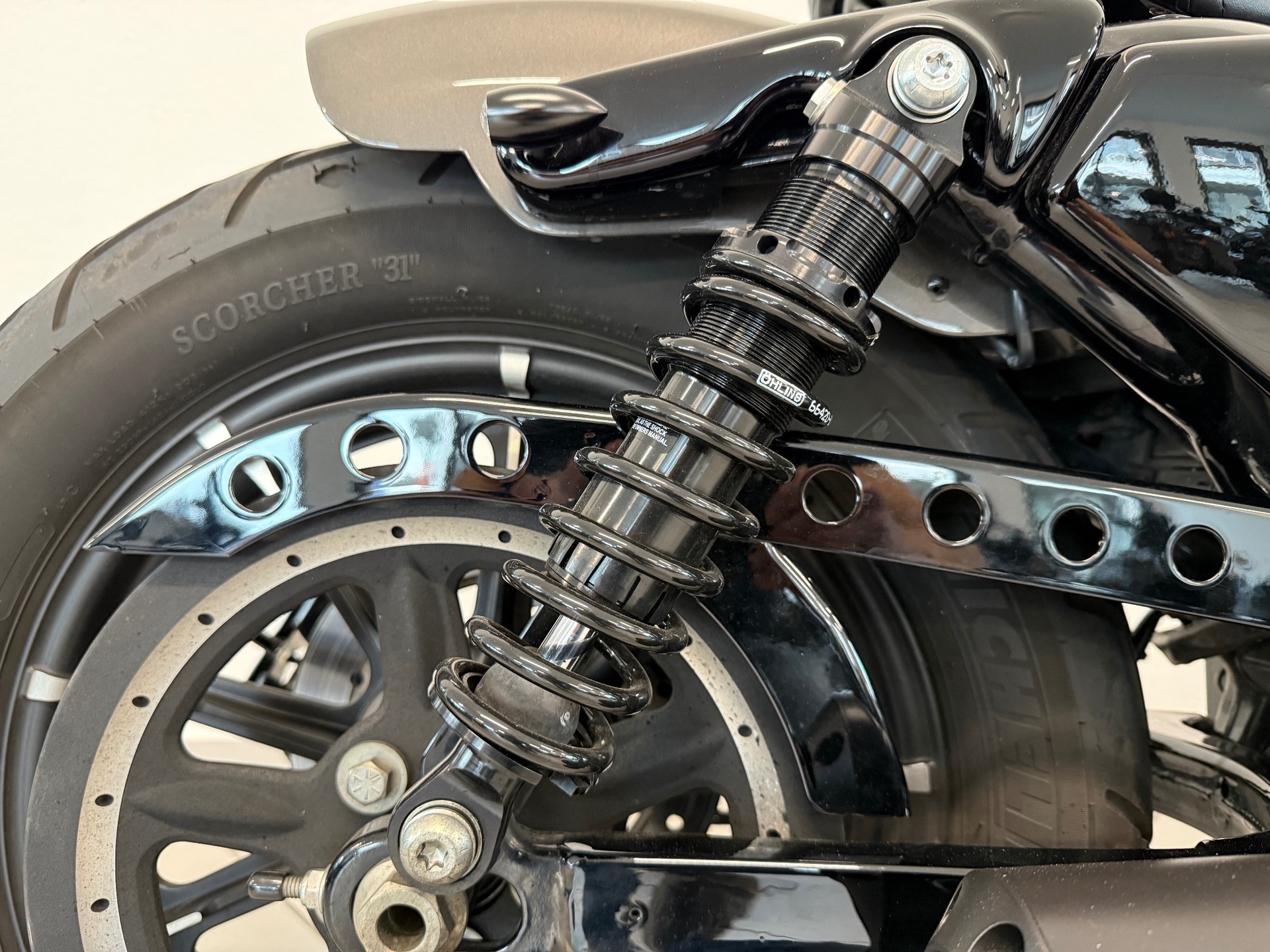 HARLEY-DAVIDSON XL 883 N Sportster Iron ABS-image-5