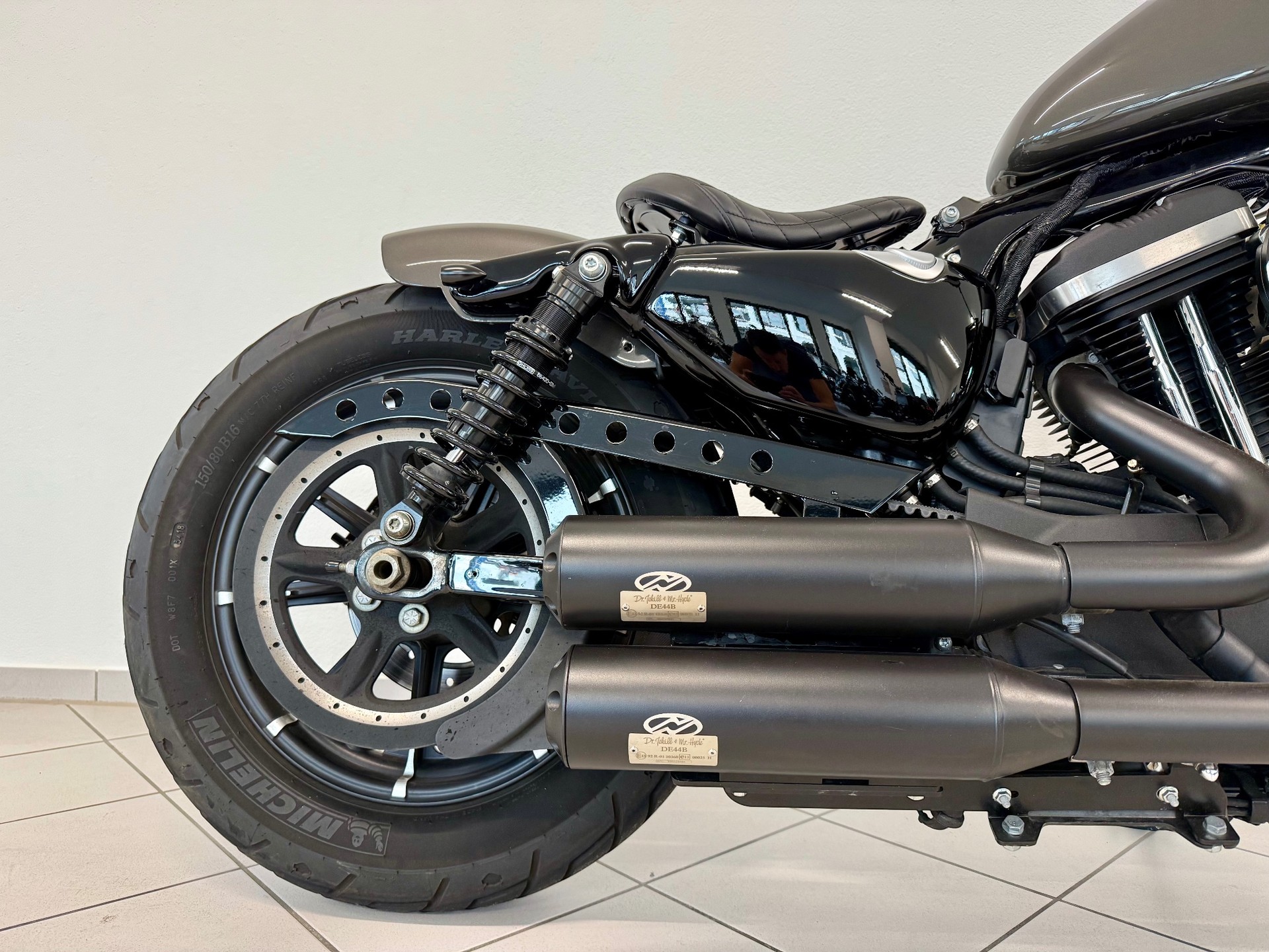 HARLEY-DAVIDSON XL 883 N Sportster Iron ABS-image-3