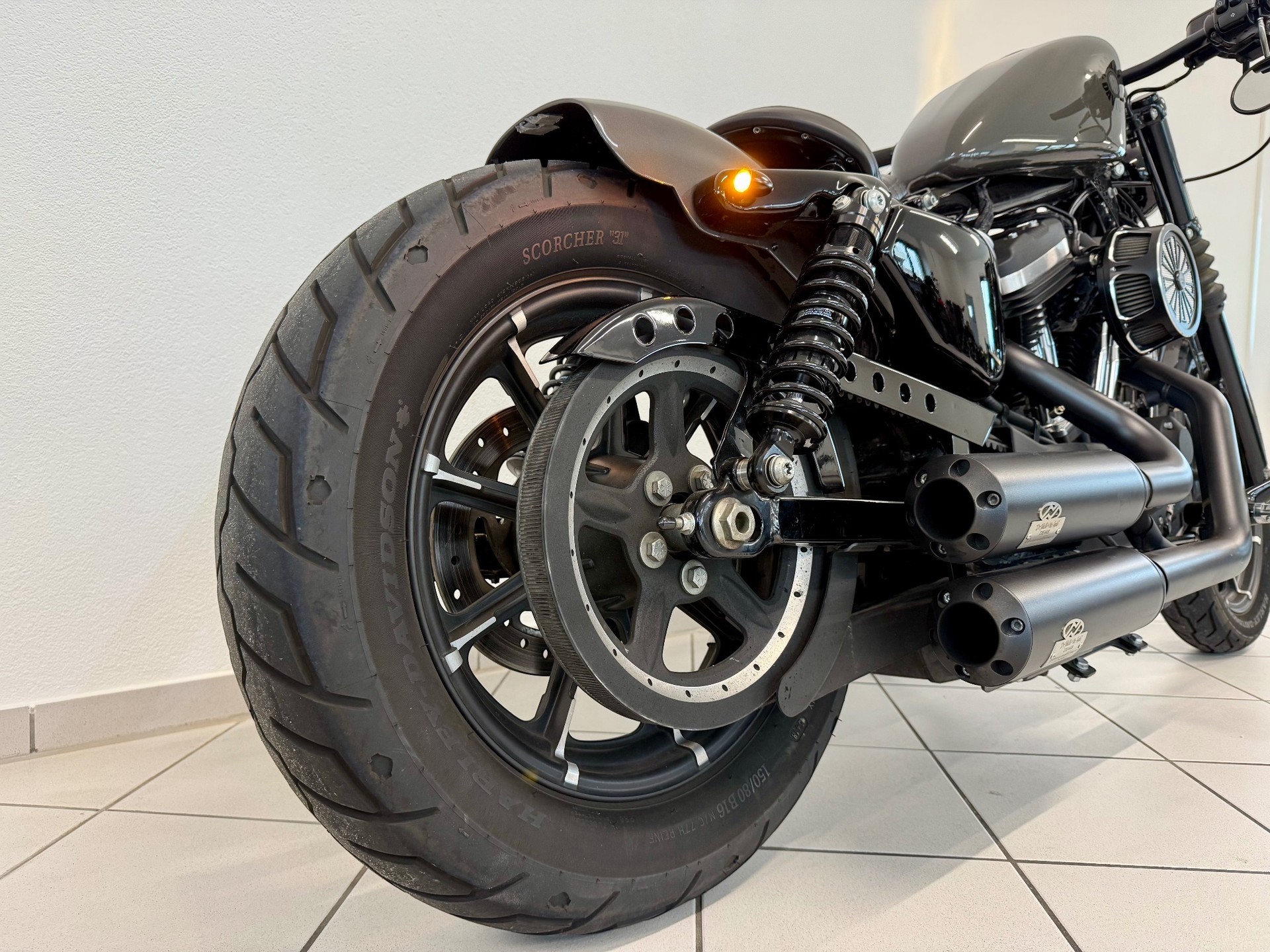 HARLEY-DAVIDSON XL 883 N Sportster Iron ABS-image-7