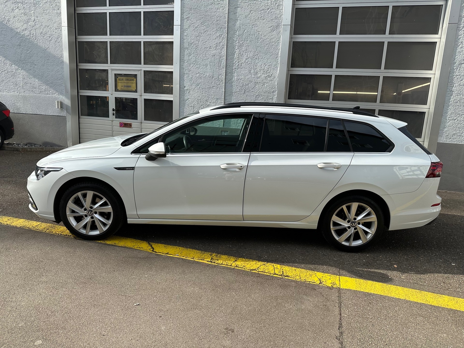 VW Golf Variant 2.0 TDI Style DSG-image-4