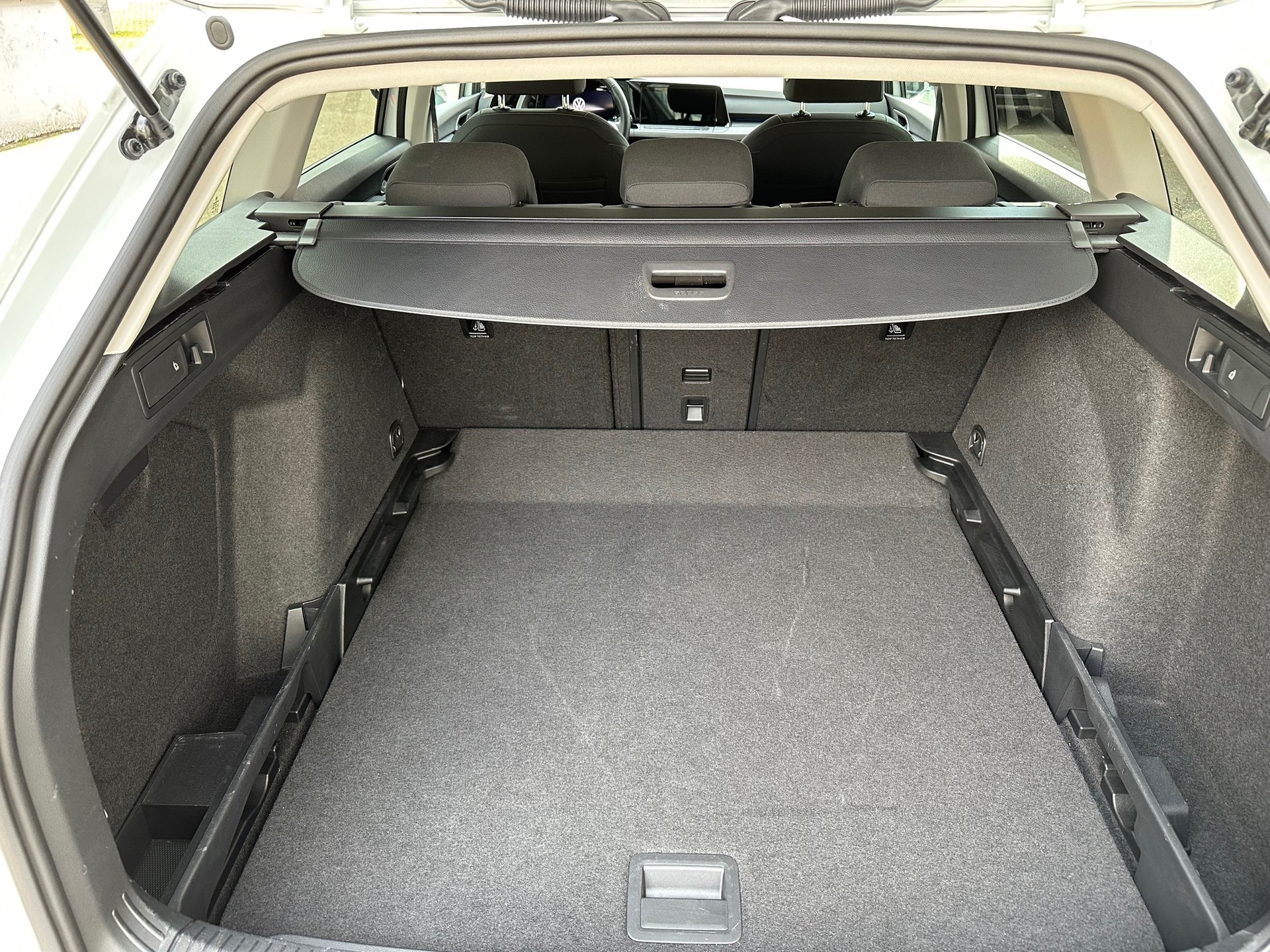 VW Golf Variant 2.0 TDI Style DSG-image-7