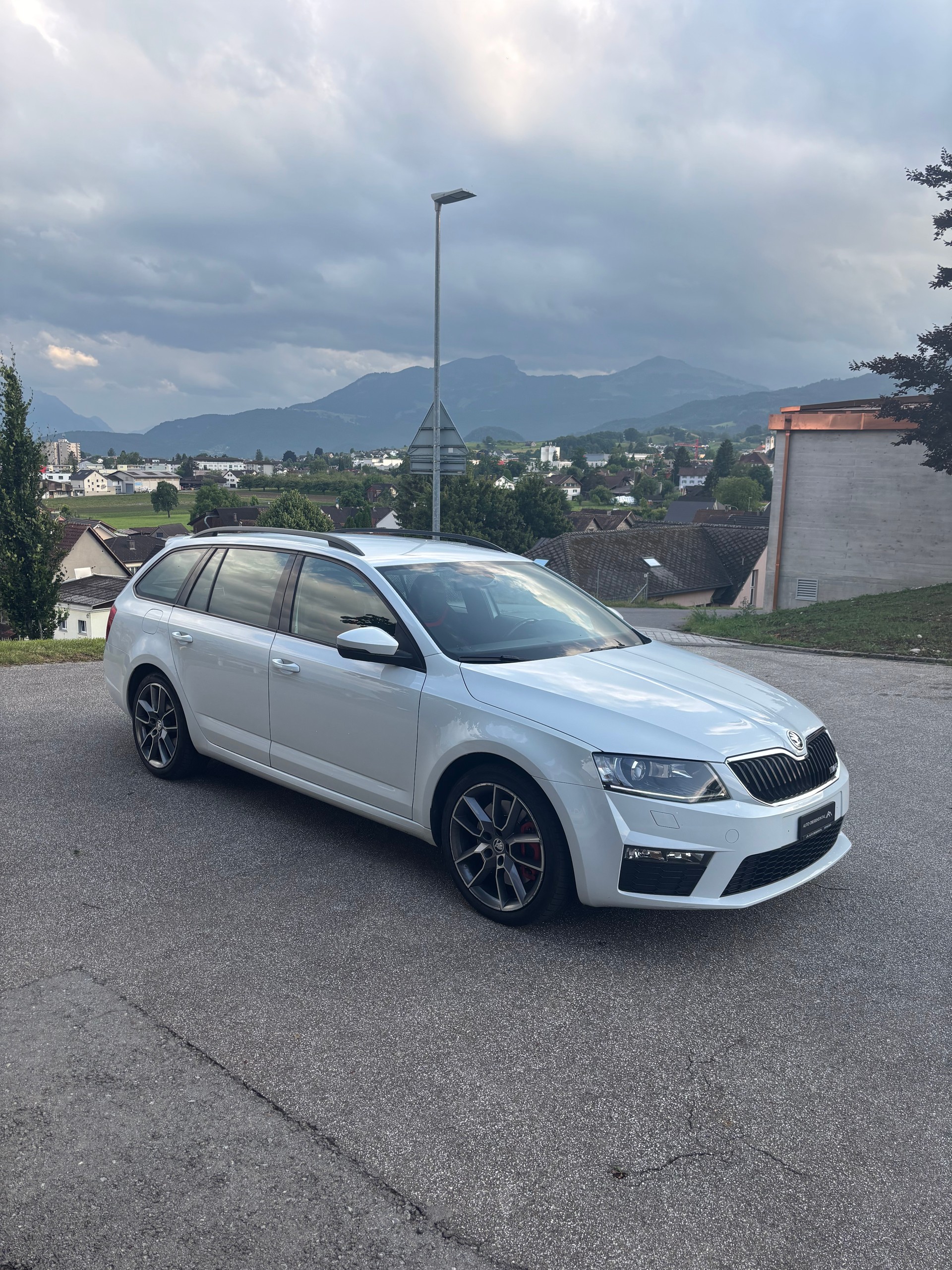 SKODA Octavia Combi 2.0 TDI RS DSG-image-11