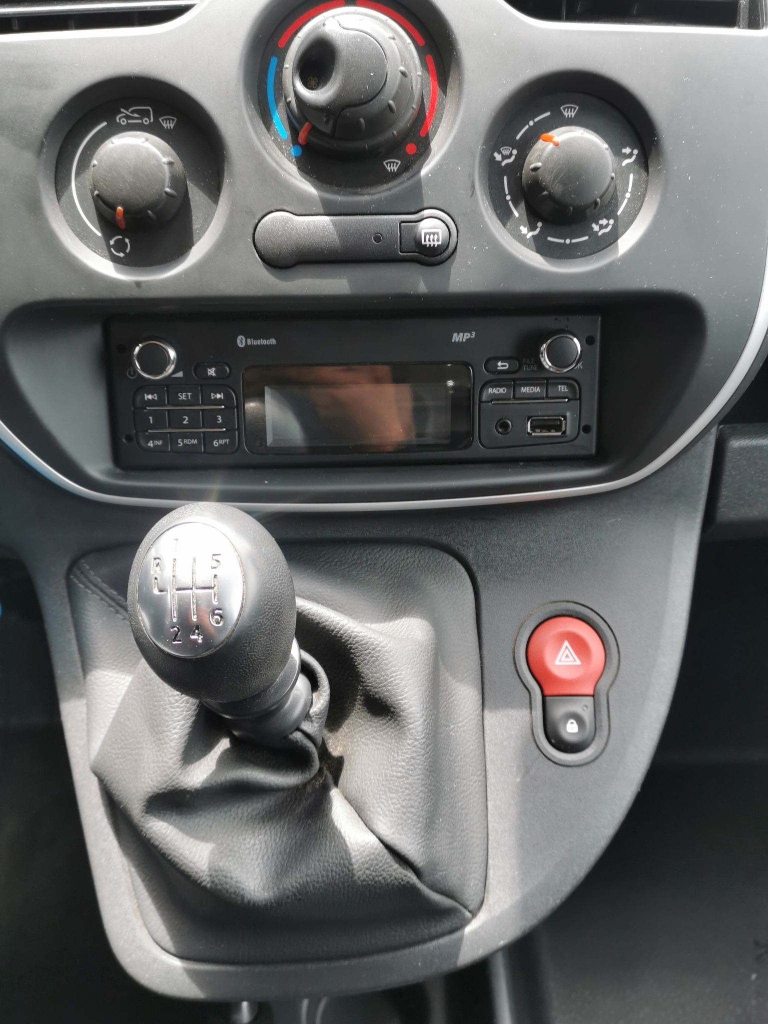 RENAULT Kangoo Medium TCe 115 ENERGY Business-image-7