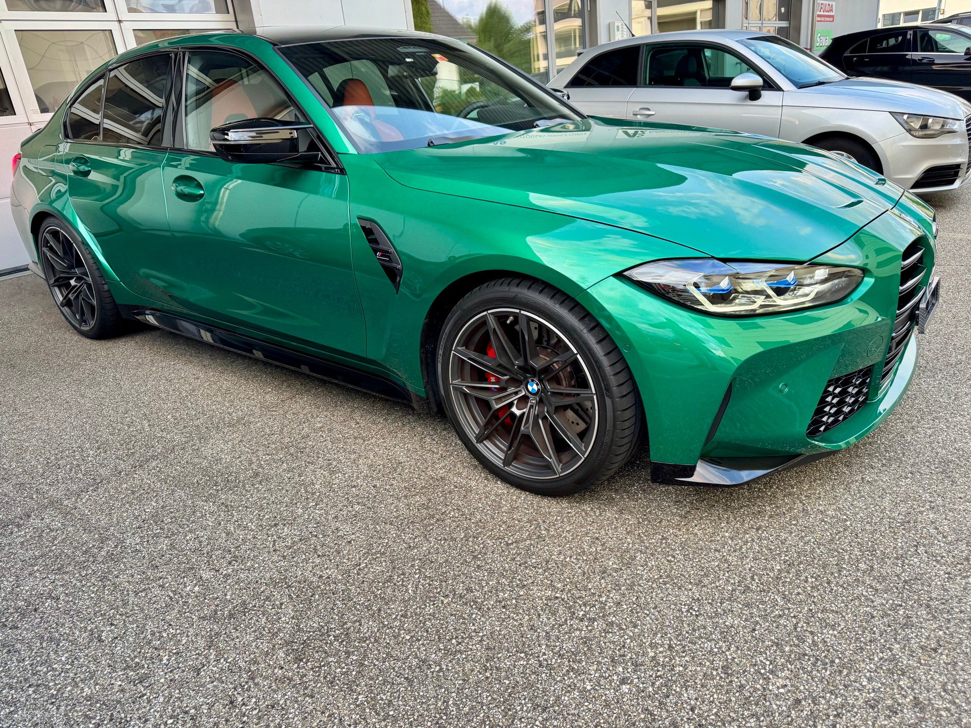 BMW M3 Competition *inkl. Garantie, ab Service & Lackschutzfolie*-showroom-element-2
