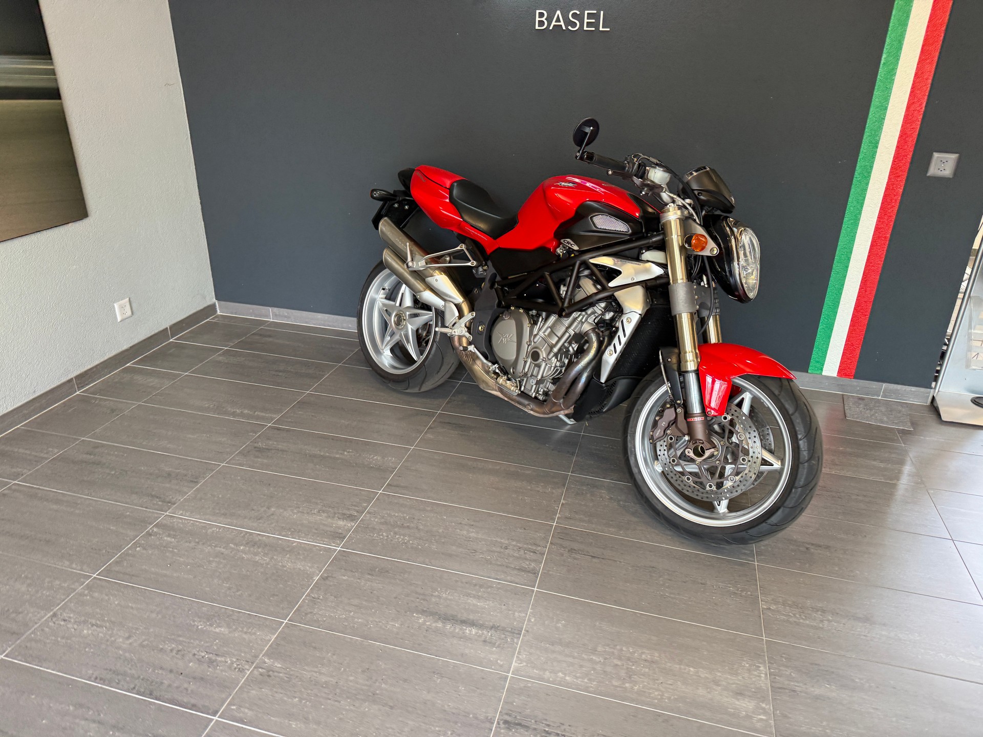 MV AGUSTA B4 Brutale 910-image-5
