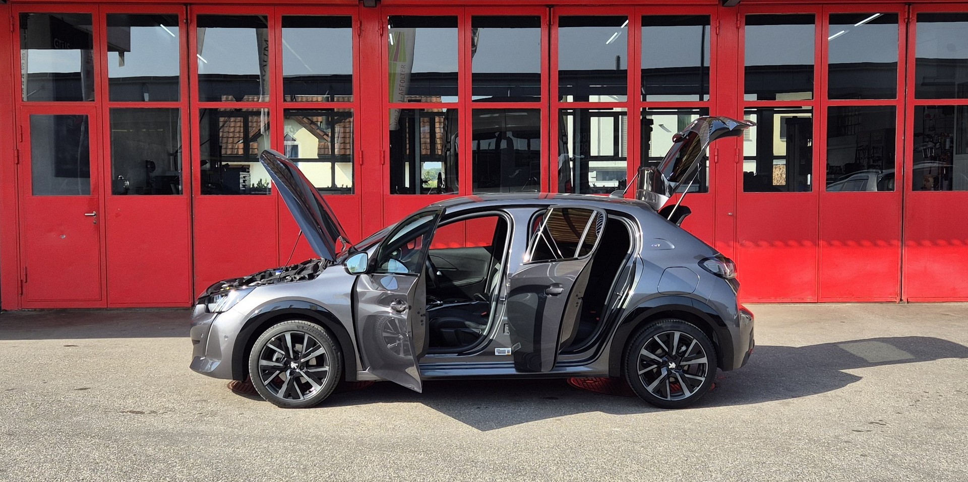 PEUGEOT 208 1.2 PureTech GT Pack EAT8-image-3