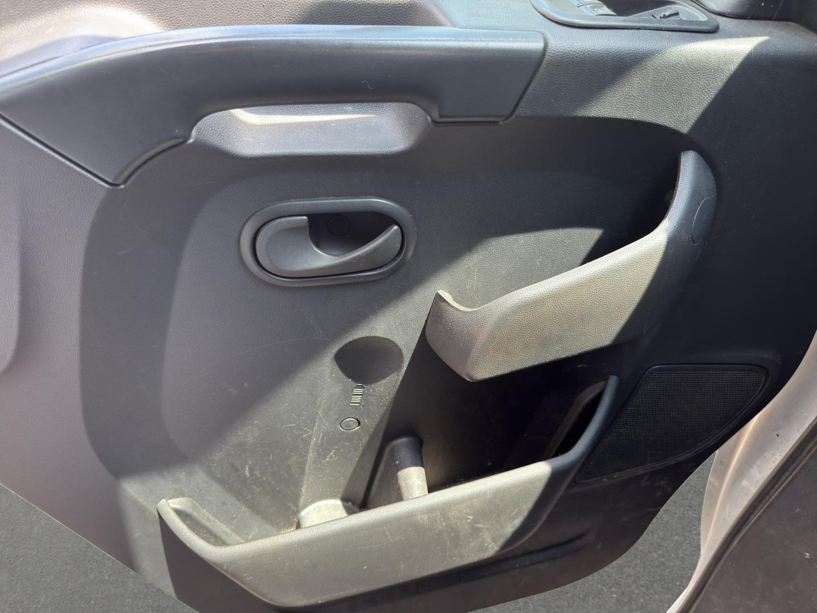 RENAULT Master T35 ENERGY 2.3dCi 180 L2H2 Quickshift-image-9