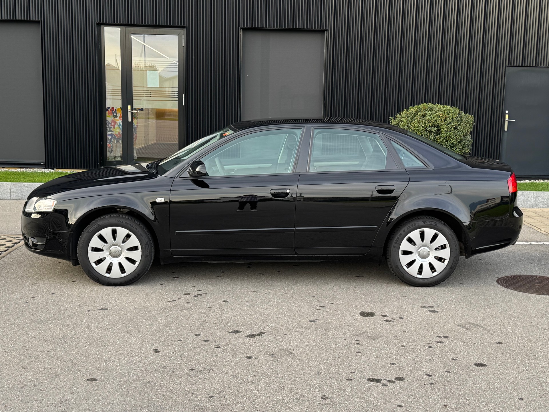 AUDI A4 2.0-image-4
