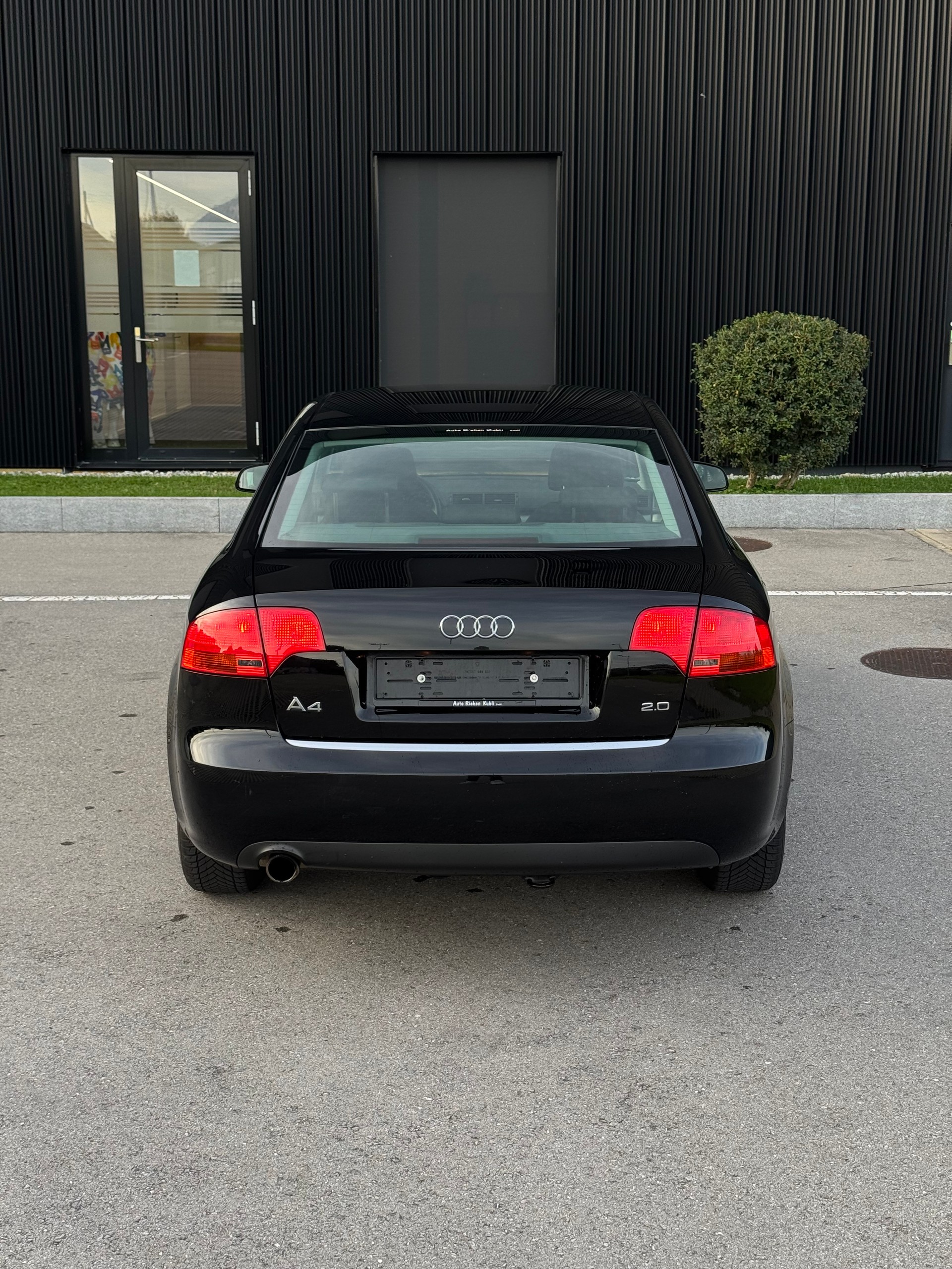 AUDI A4 2.0-image-6