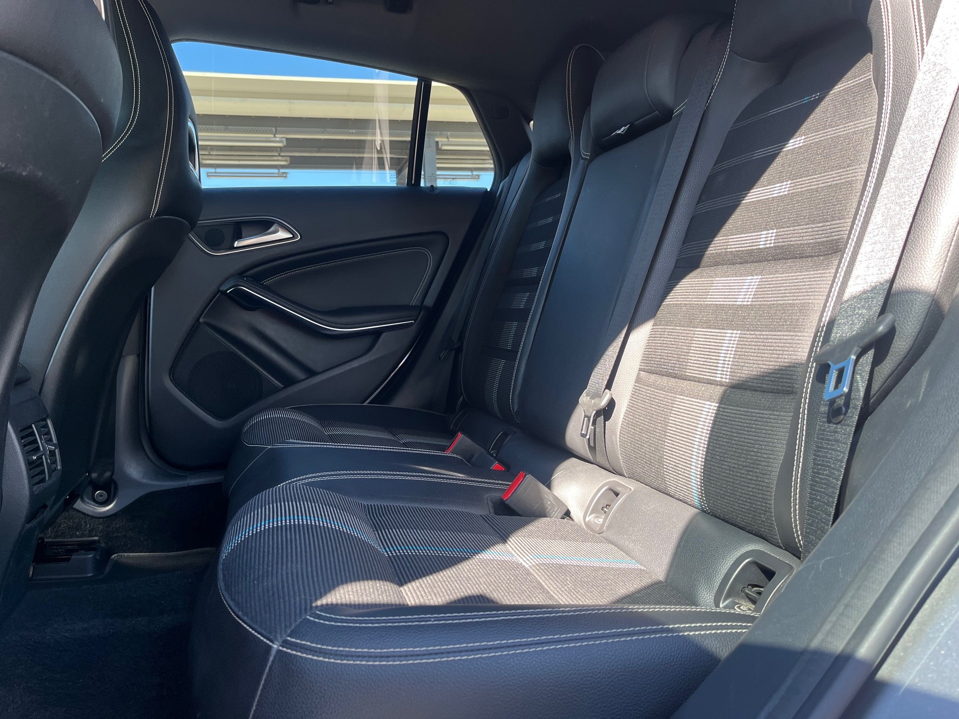 MERCEDES-BENZ CLA Shooting Brake 180 7G-DCT-image-10
