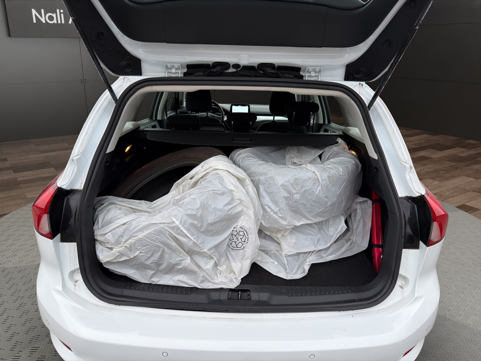 FORD Focus 1.5 TDCi Active-image-12