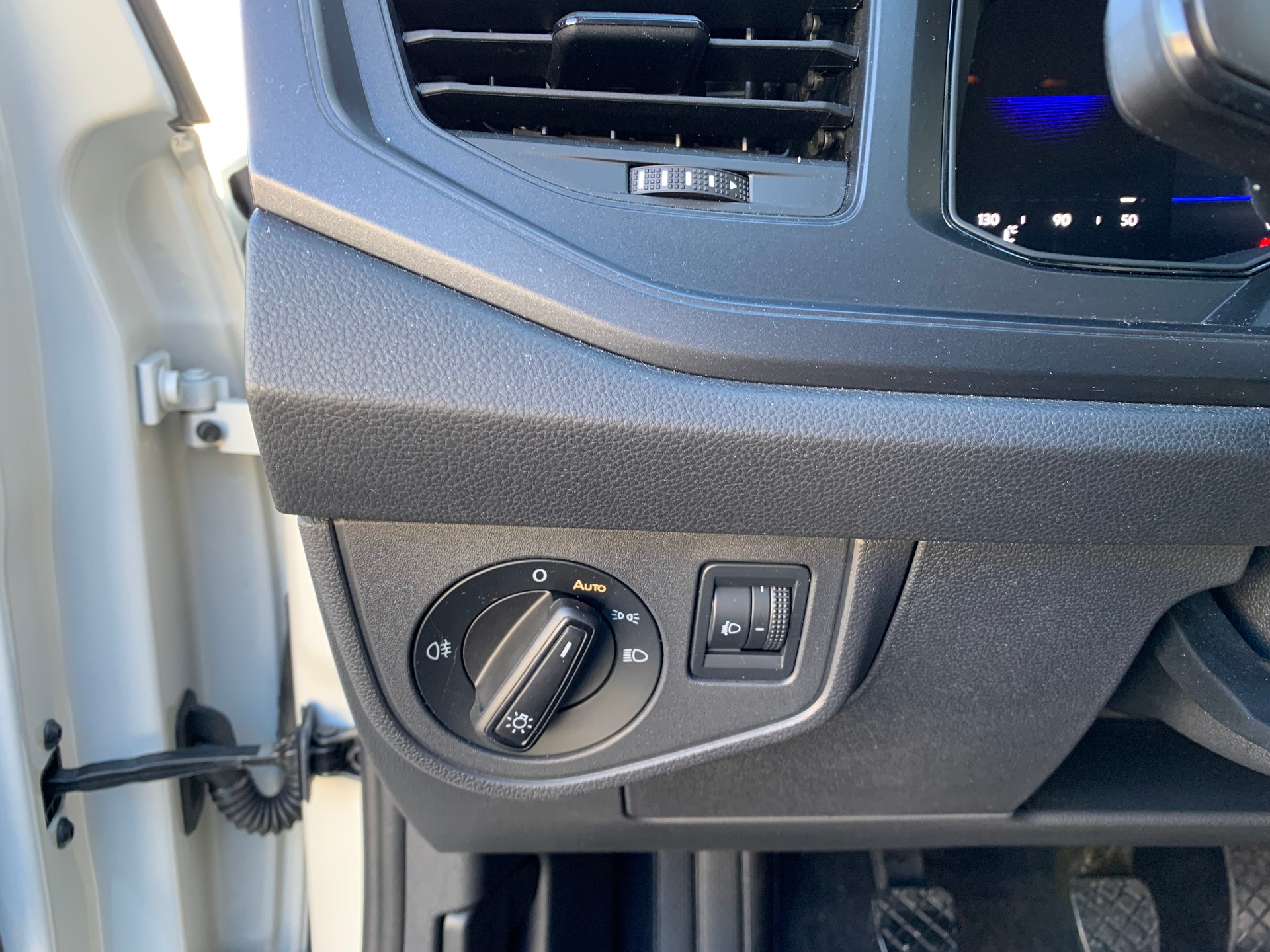 VW Polo 1.0 TSI Basis-image-9