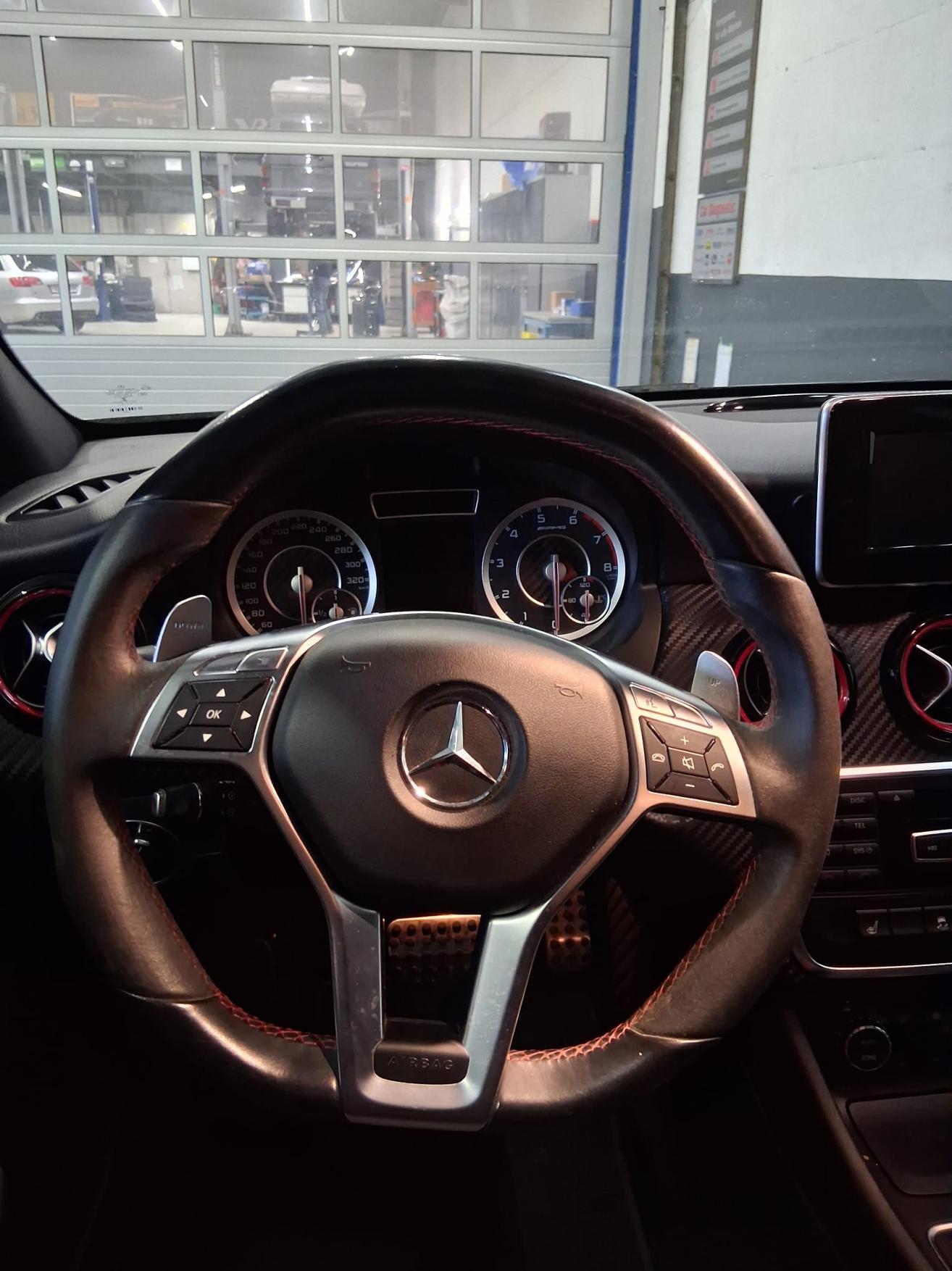 MERCEDES-BENZ A 45 4x4 AMG 4m-image-11