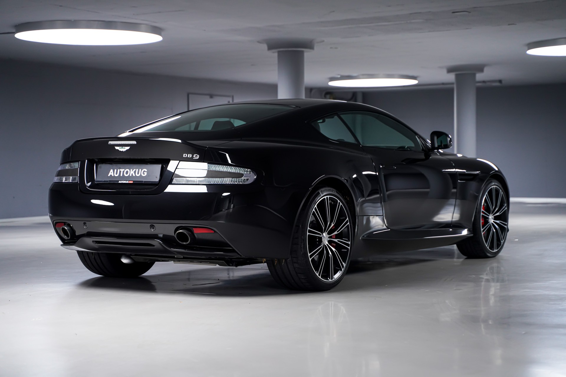 ASTON MARTIN DB9 Carbon Black Touchtronic 2-image-5