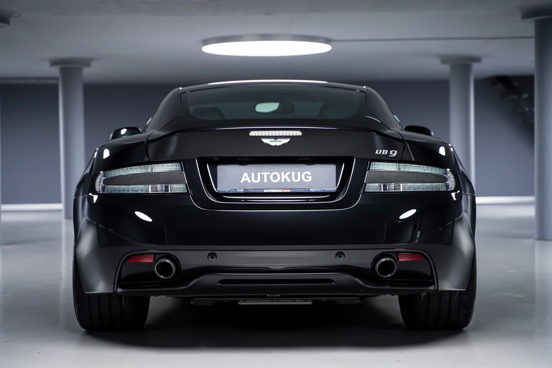 ASTON MARTIN DB9 Carbon Black Touchtronic 2-image-6