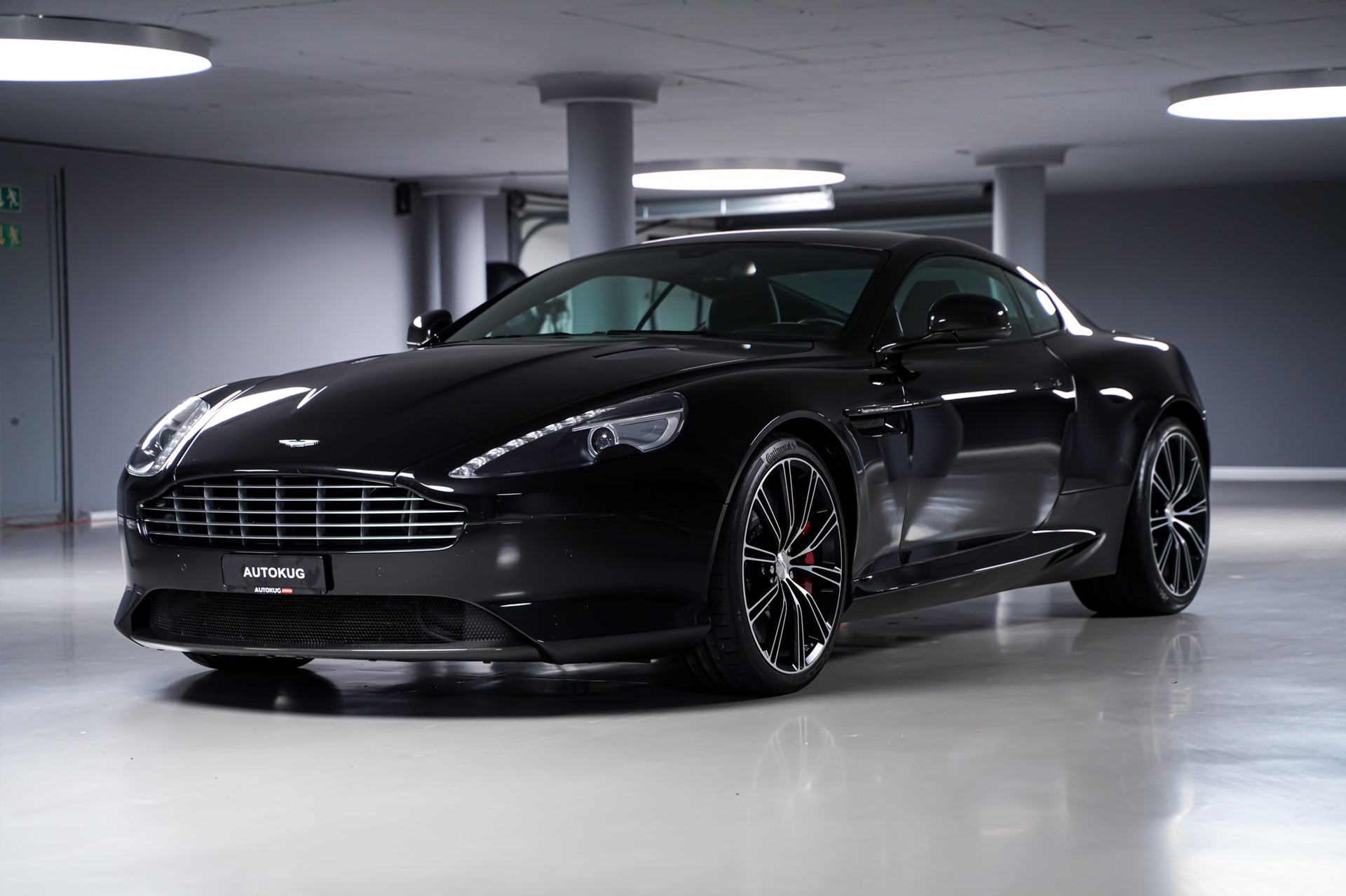 ASTON MARTIN DB9 Carbon Black Touchtronic 2