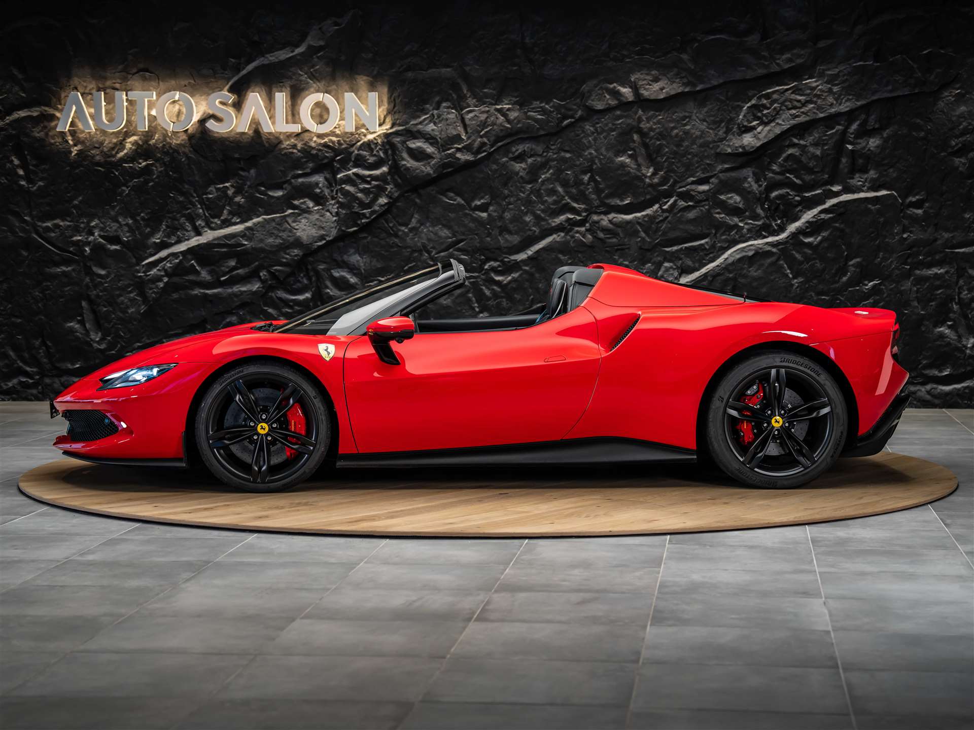 FERRARI 296 GTS-showroom-element-3