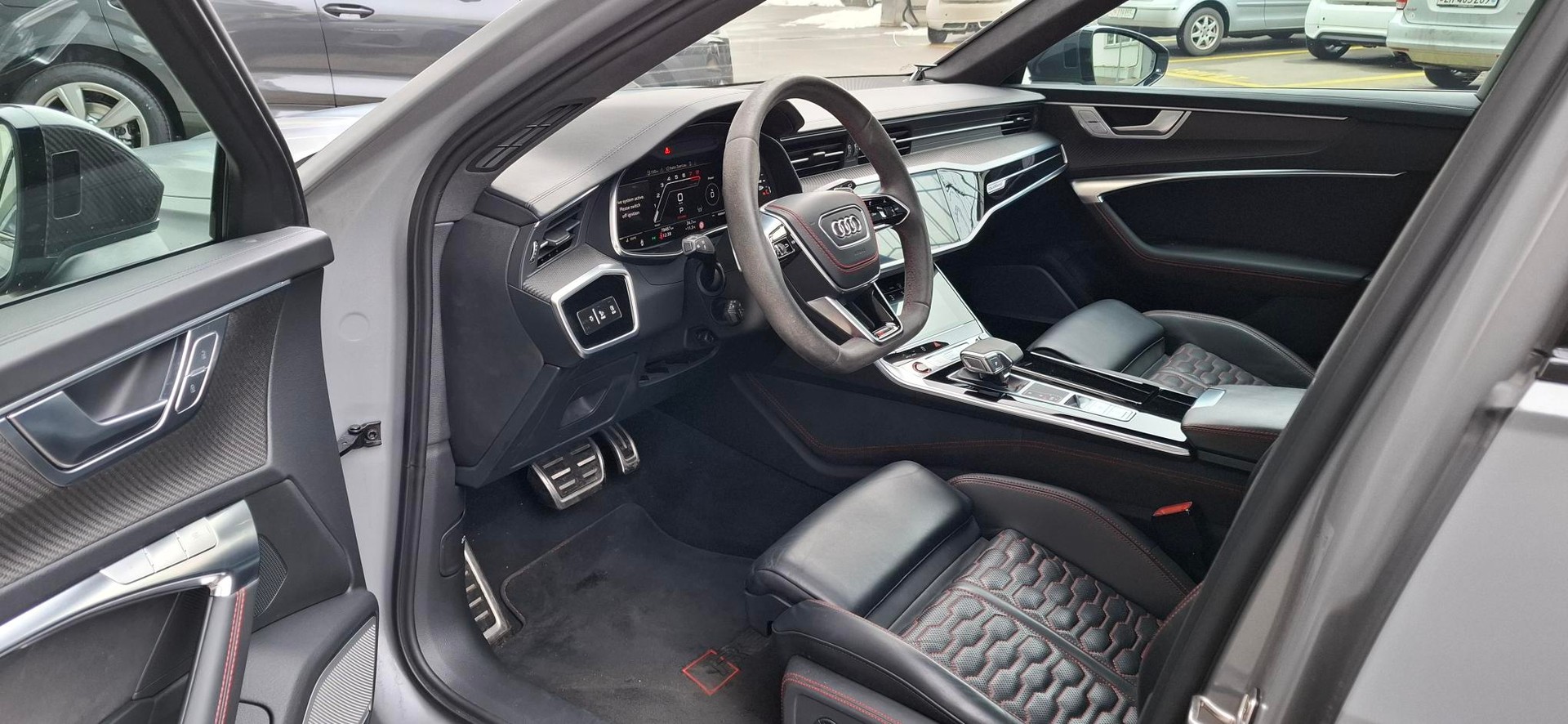 AUDI RS6 Avant 4.0 TFSI V8 quattro-image-9