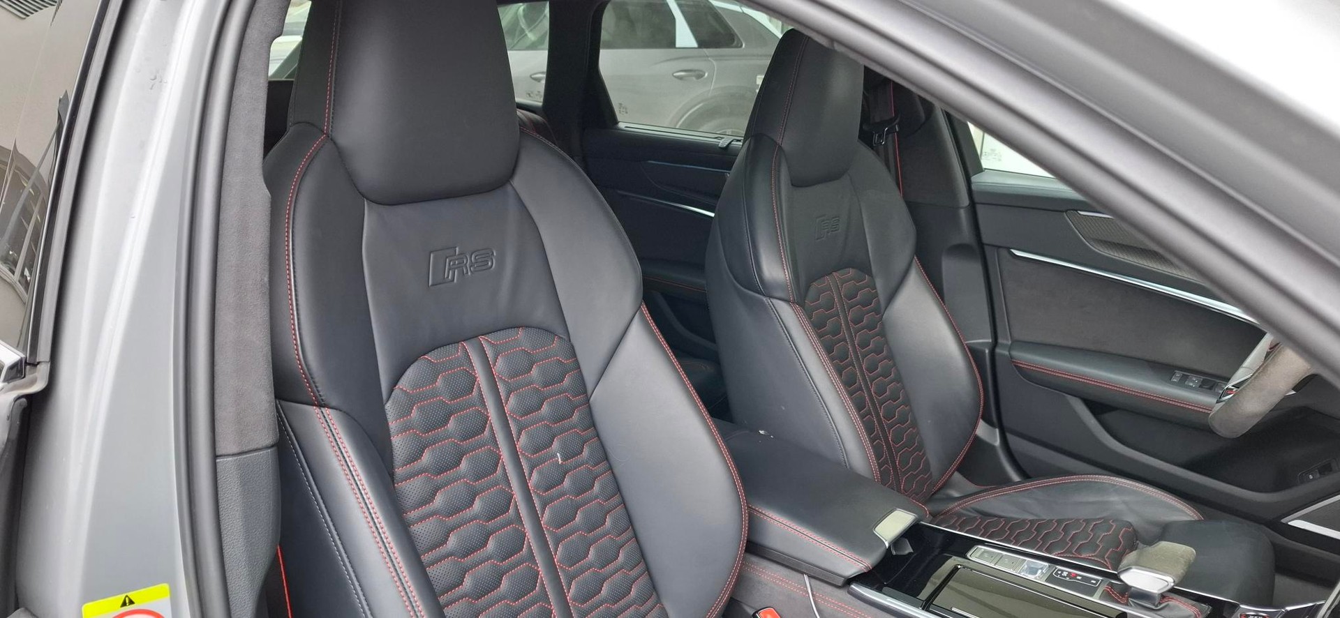 AUDI RS6 Avant 4.0 TFSI V8 quattro-image-13