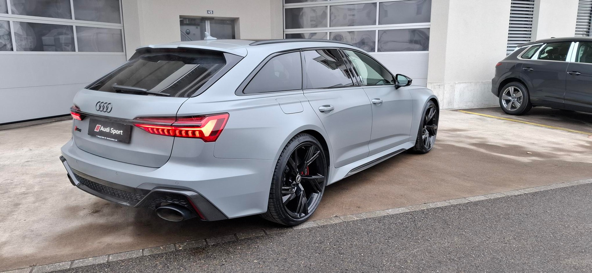 AUDI RS6 Avant 4.0 TFSI V8 quattro-image-4