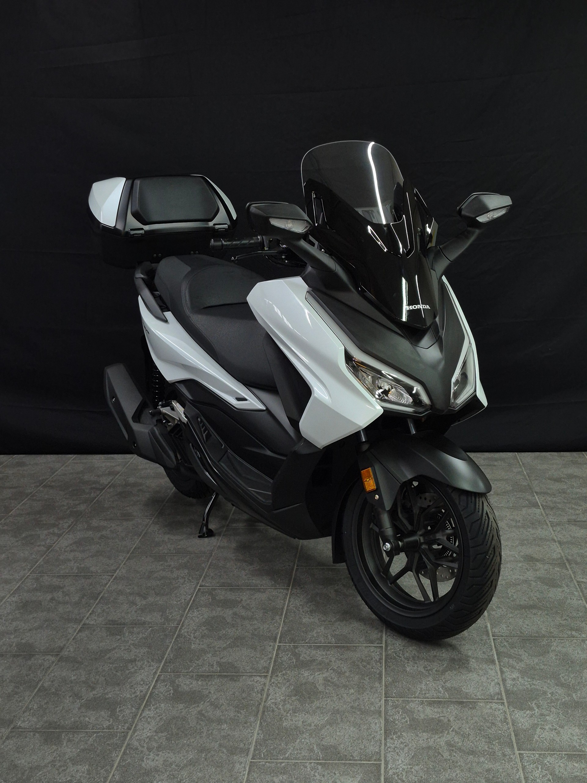 HONDA Nss 125 Forza Smart TopBox-image-3