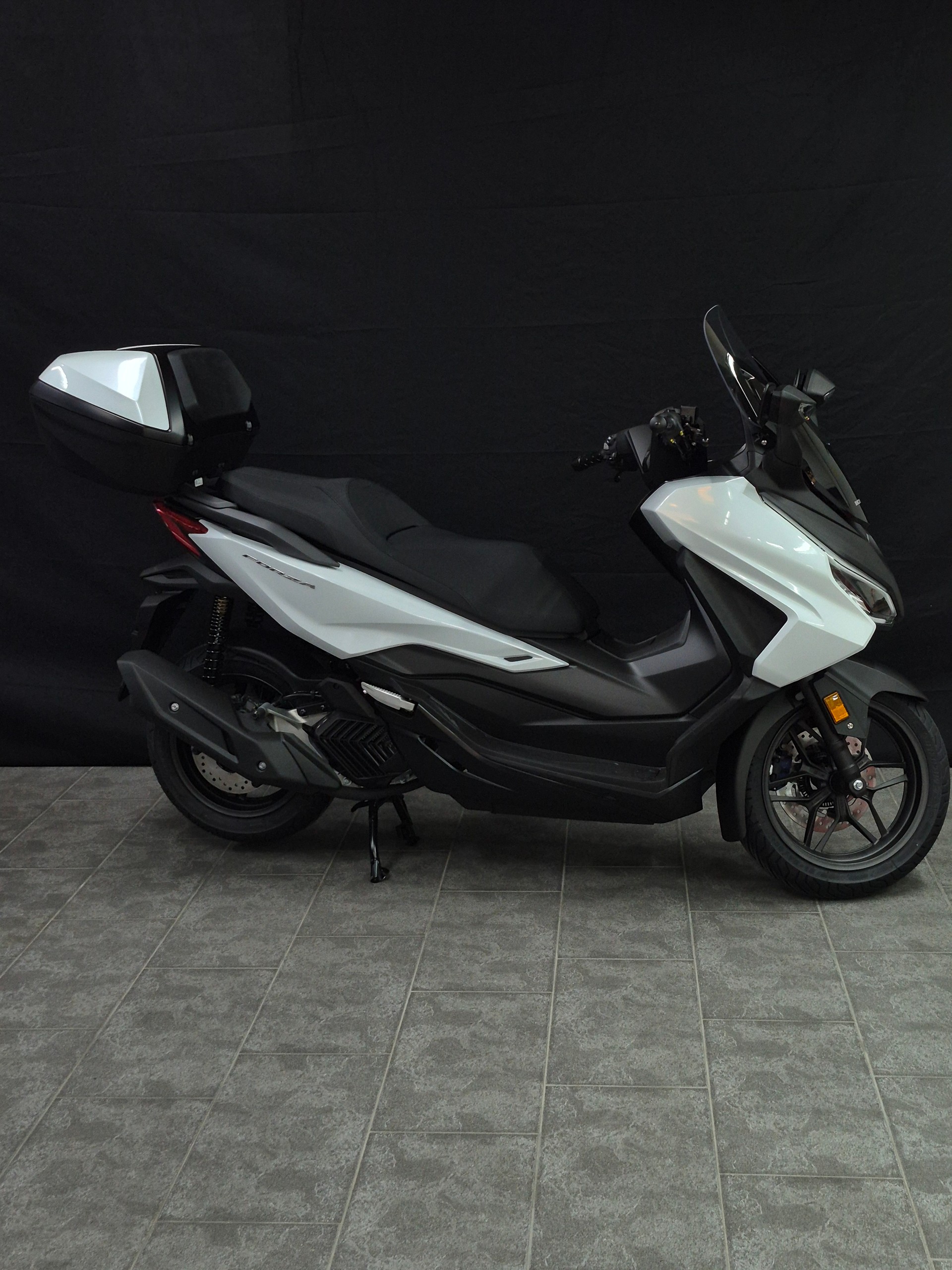 HONDA Nss 125 Forza Smart TopBox-image-7