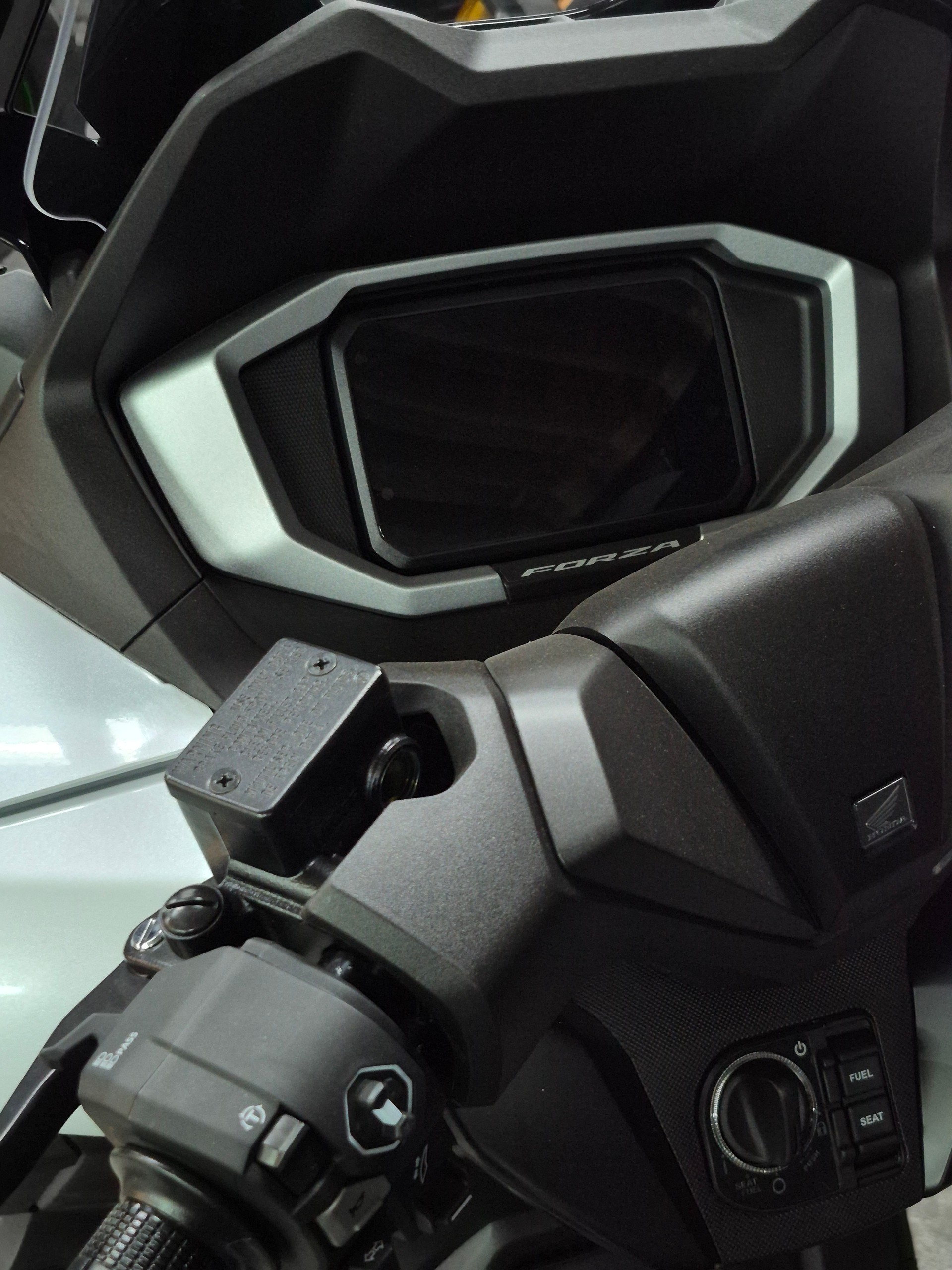 HONDA Nss 125 Forza Smart TopBox-image-11