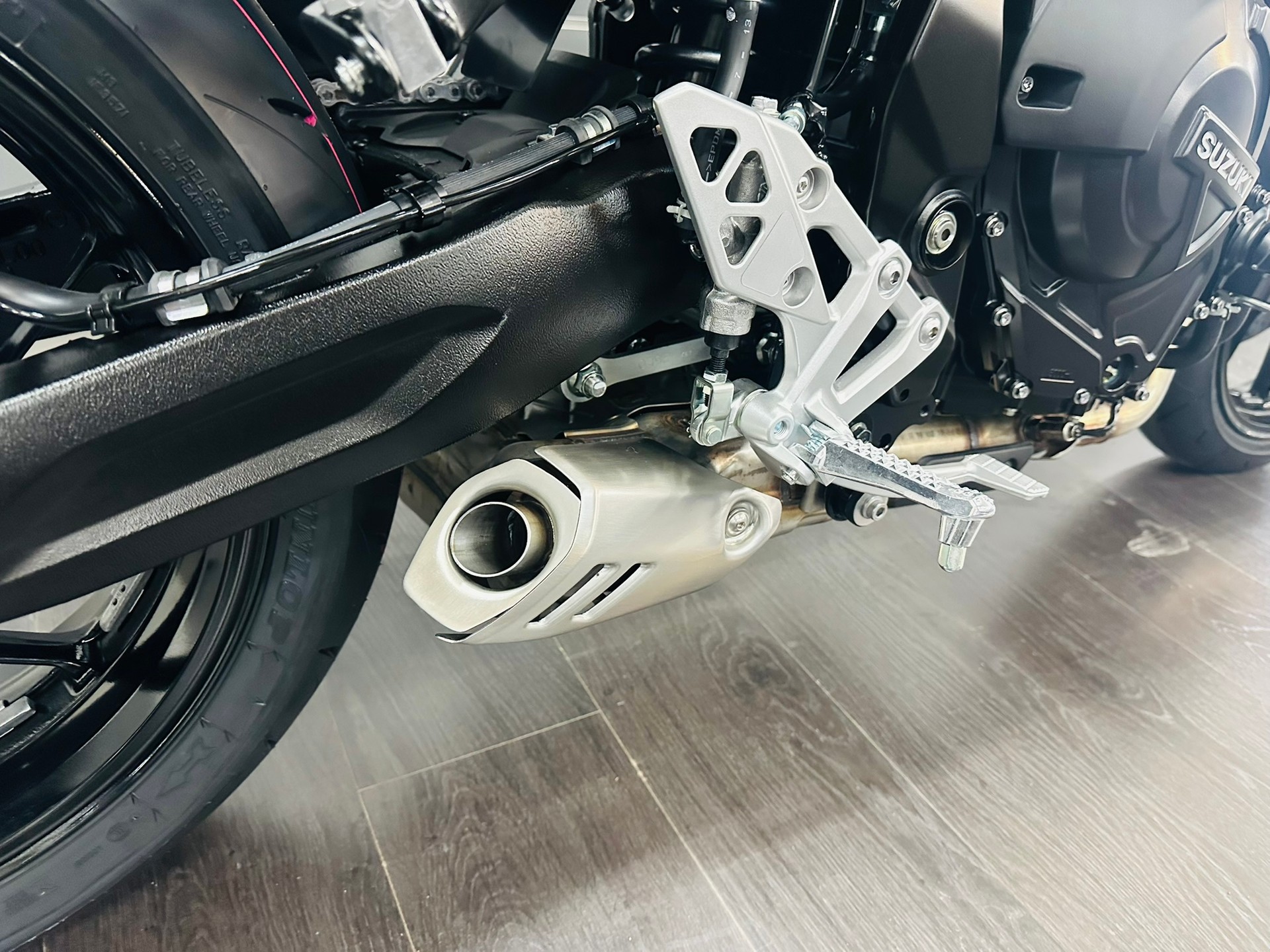 SUZUKI GSX-8T-image-7