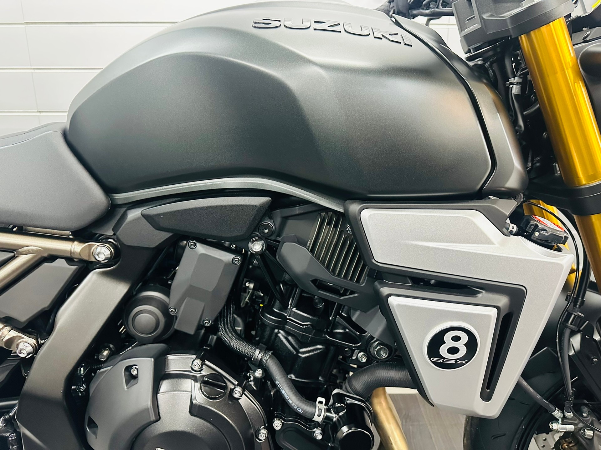 SUZUKI GSX-8T-image-1