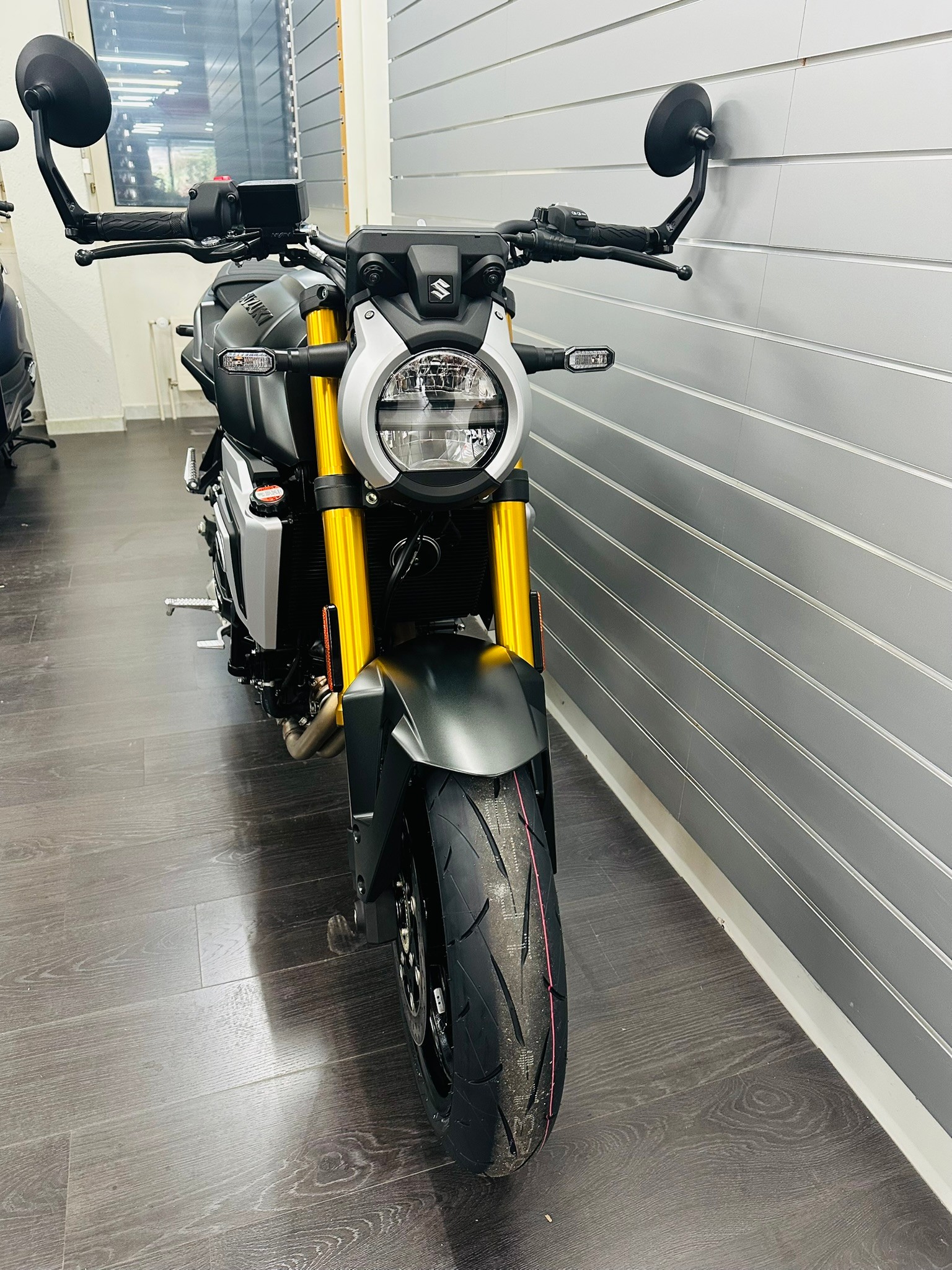 SUZUKI GSX-8T-image-4