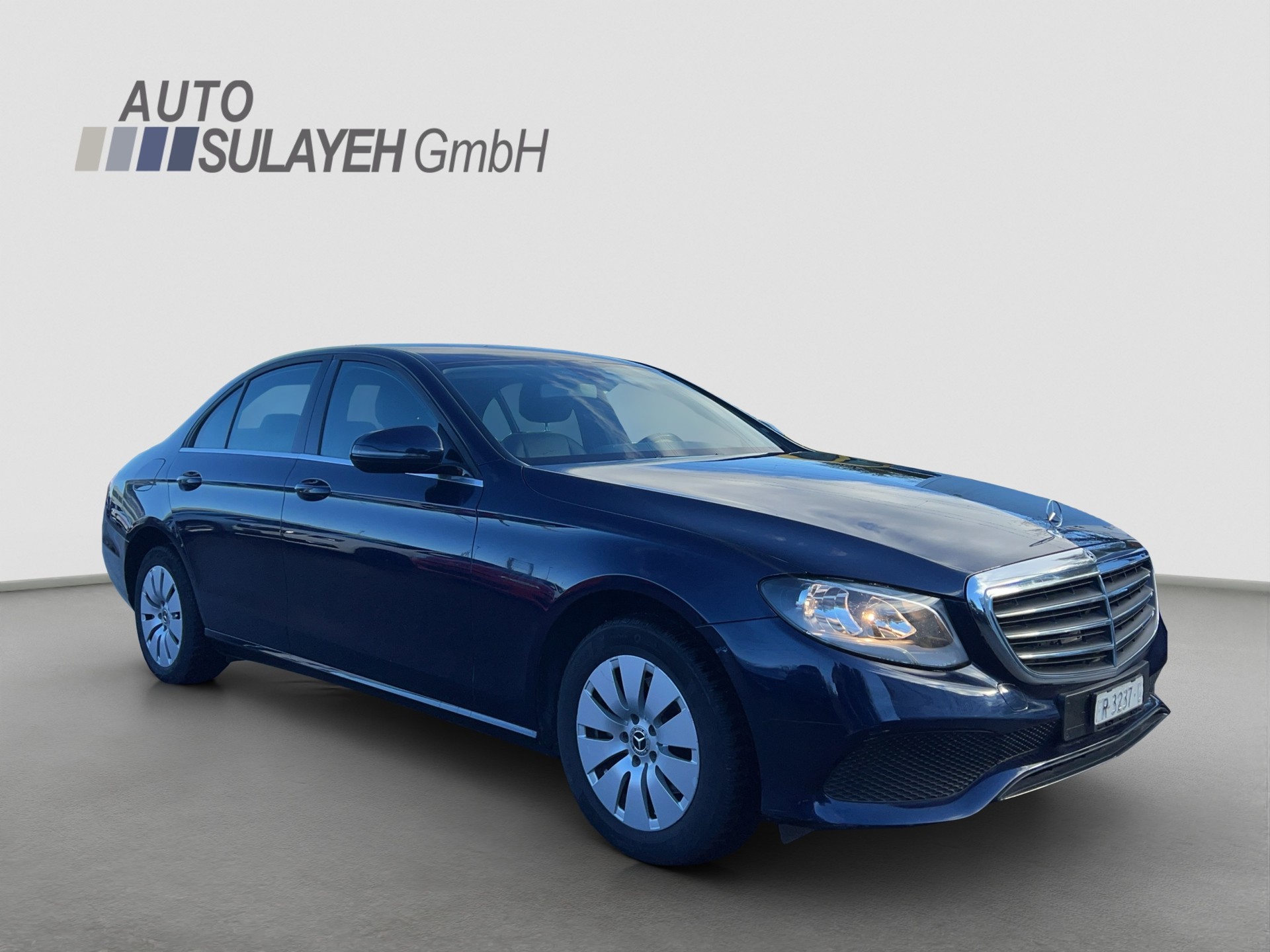 MERCEDES-BENZ E200 D 9G TRONIC-image-12