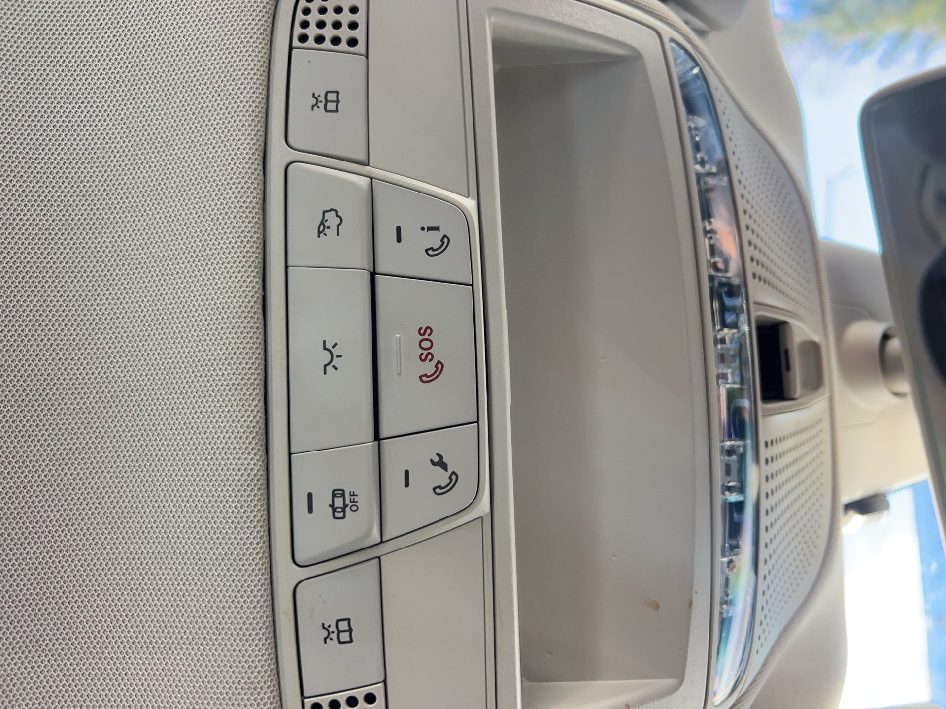 MERCEDES-BENZ E200 D 9G TRONIC-image-5